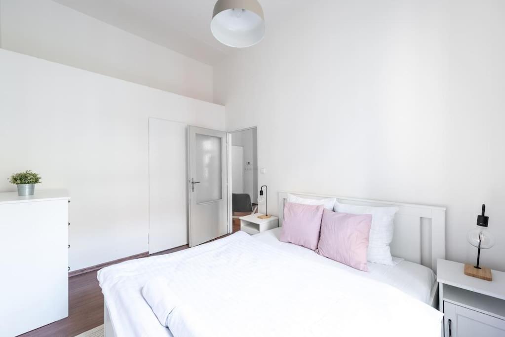 Apartment Side *