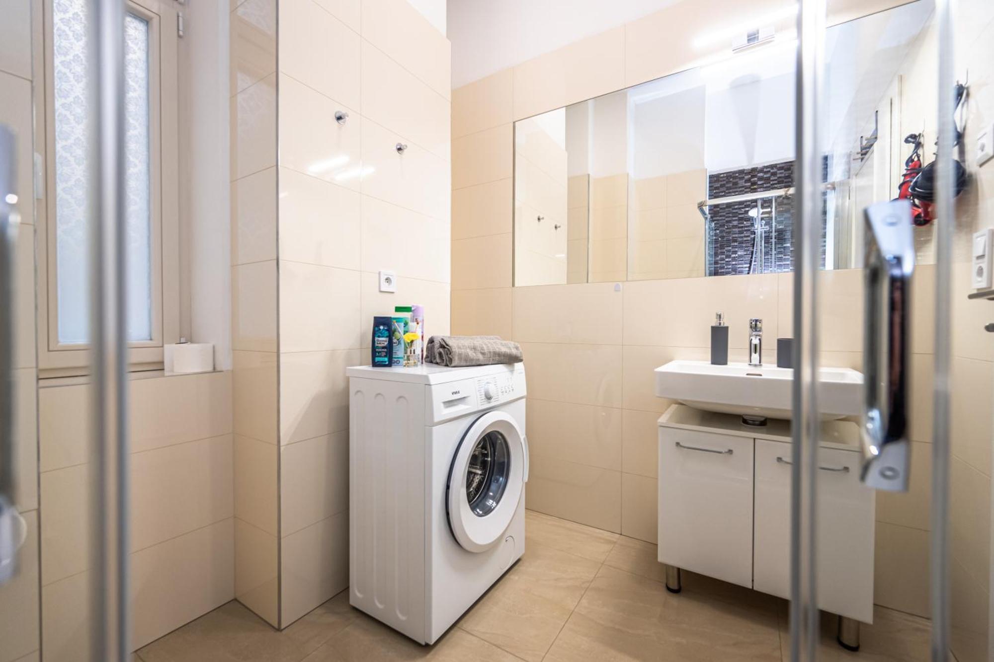 Stunning Wenceslas Square Apartment Prague