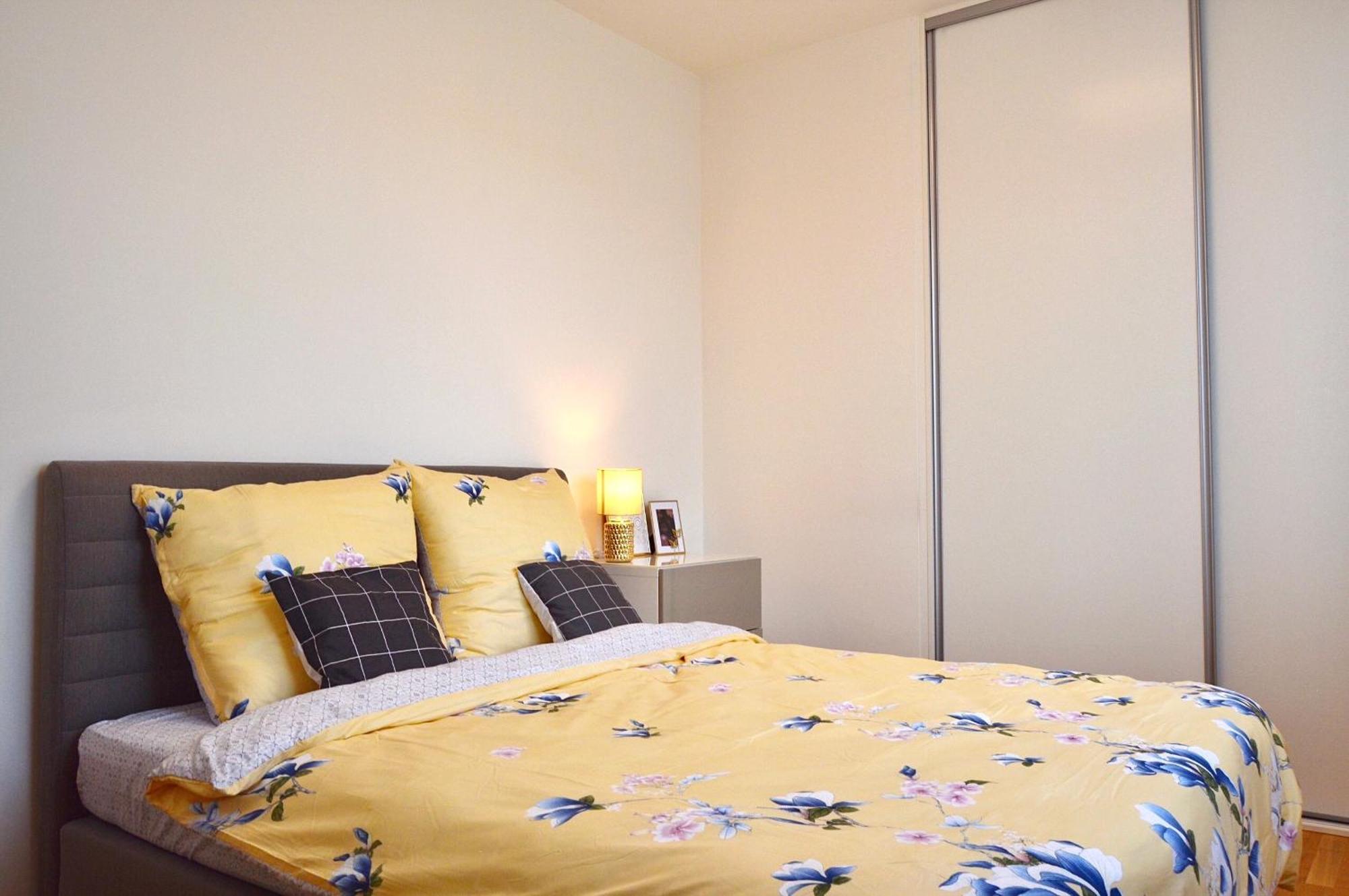 Apartment With Free Parking In