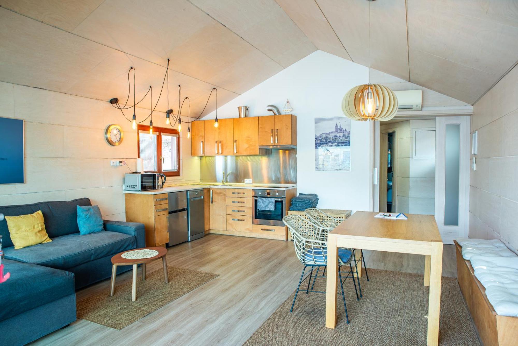 Houseboat Benjamin - Houseboats Benjamin & Franklin Båthotell