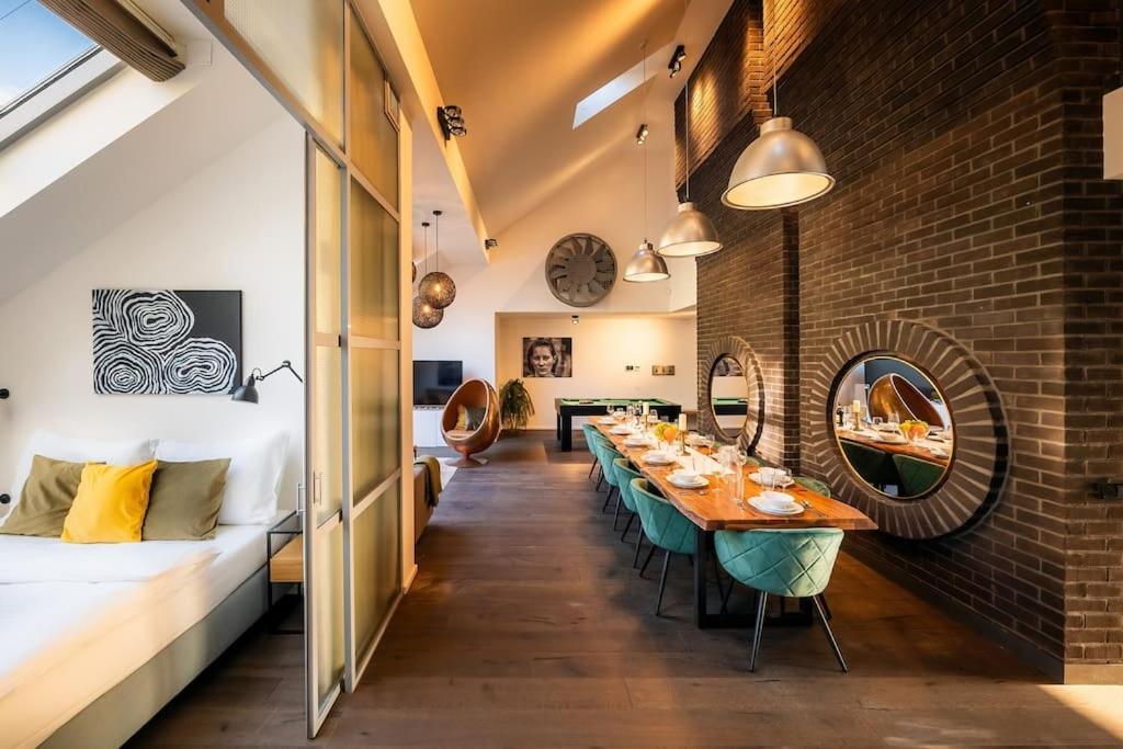 5br+2bath Old Town Loft Luxe Brickhouse, A/c * Prag