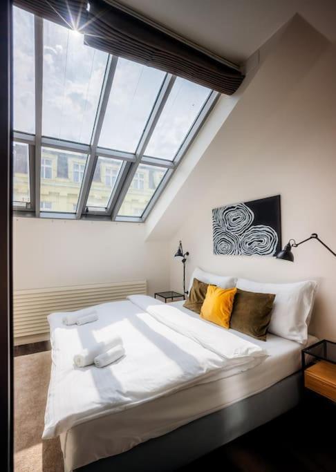 Lejlighed 5br+2bath Old Town Loft Luxe Brickhouse, A/c Prag