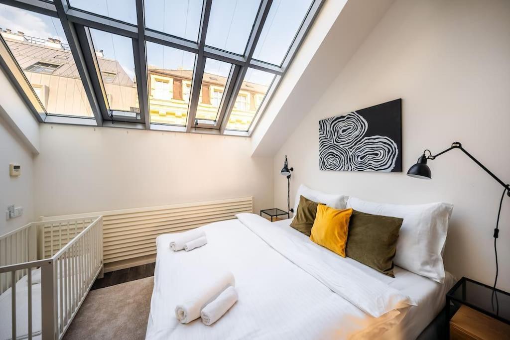 Lejlighed 5br+2bath Old Town Loft Luxe Brickhouse, A/c Prag