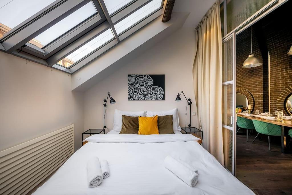 5br+2bath Old Town Loft Luxe Brickhouse, A/c *
