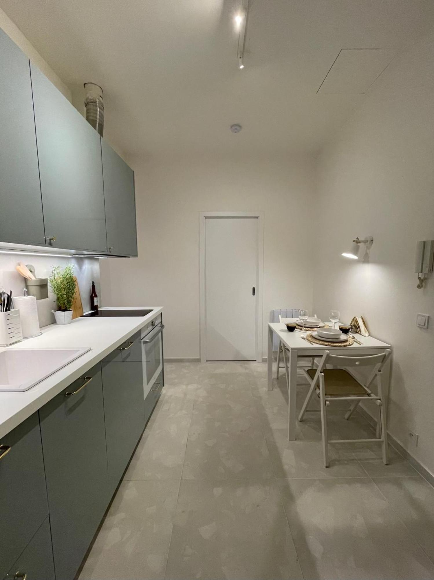 Urban Retreat I Modern Boho In Lovely Letna District - 10 Minutes From Old Town Apartment Prag