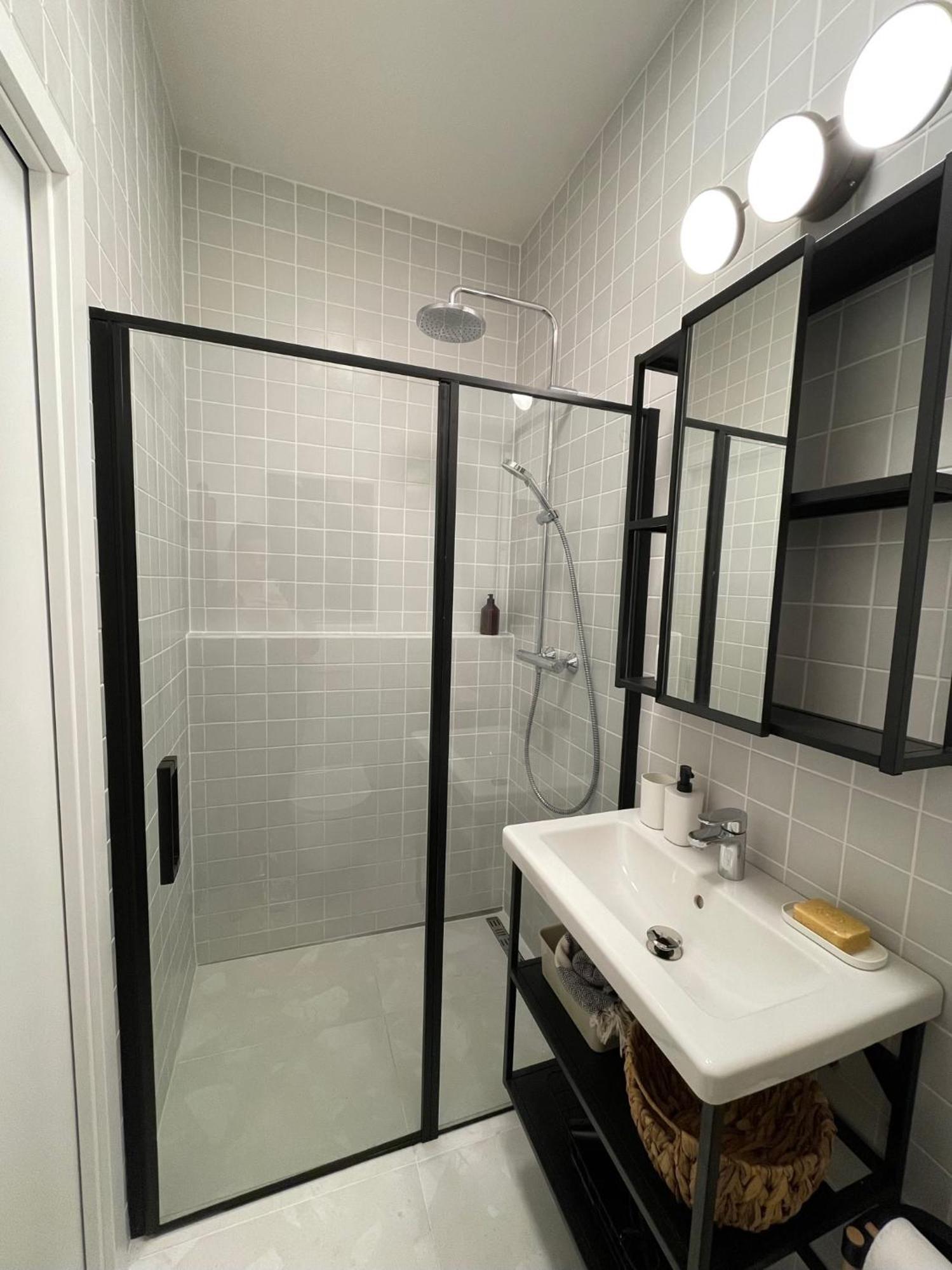 Lägenhet Urban Retreat I Modern Boho In Lovely Letna District - 10 Minutes From Old Town *