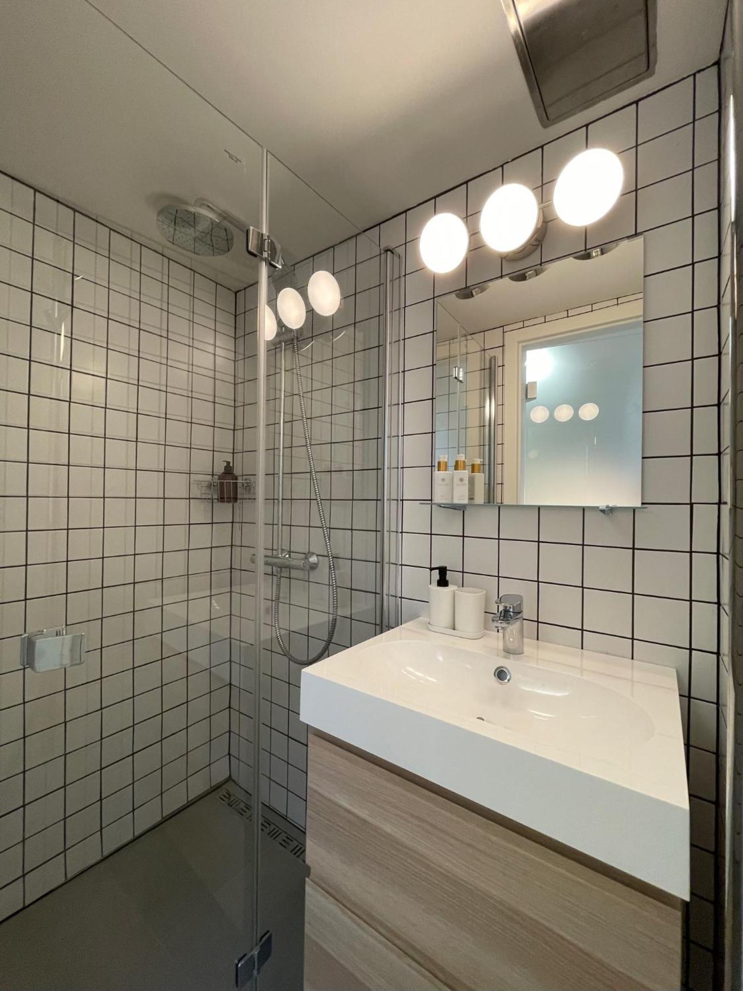 Apartment Urban Retreat I Modern Boho In Lovely Letna District - 10 Minutes From Old Town Prag