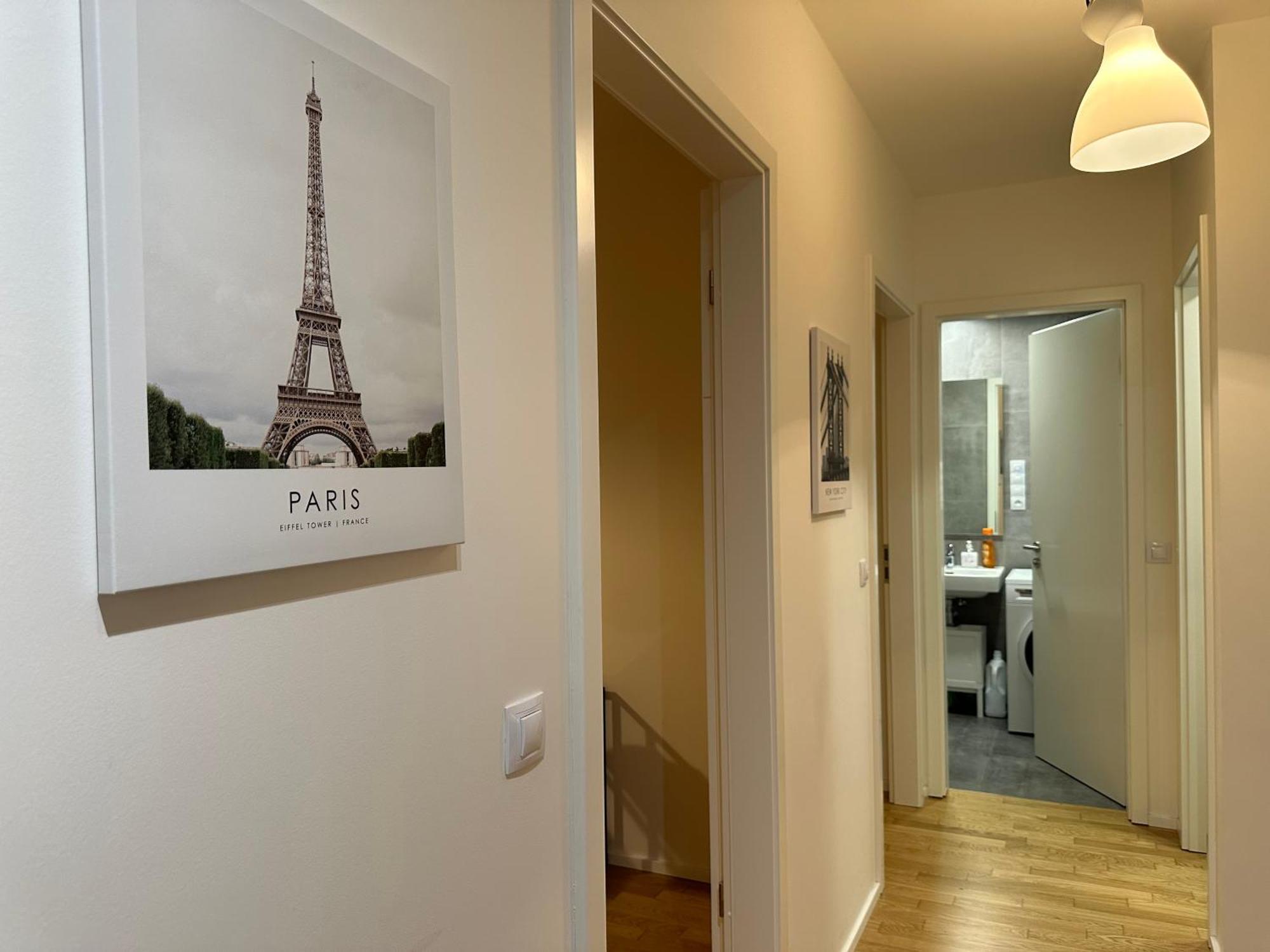 4 Room, 2 Bath, Parking *