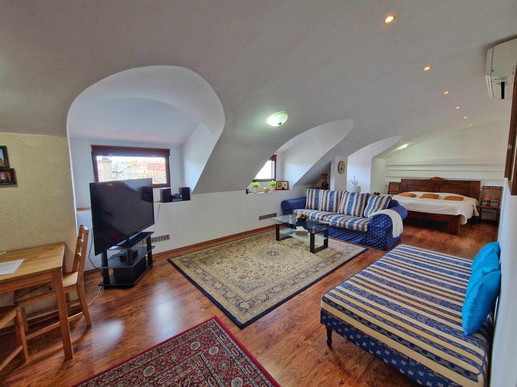 Apartment Studio Karluv Most *