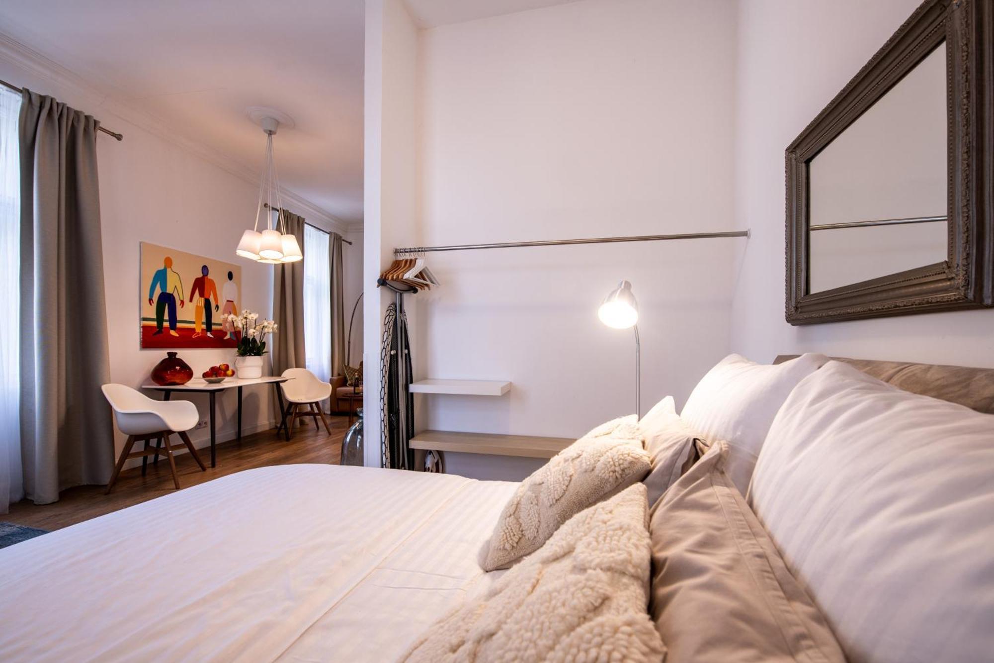 Modern Downtown - Renovated, On Ideal Location