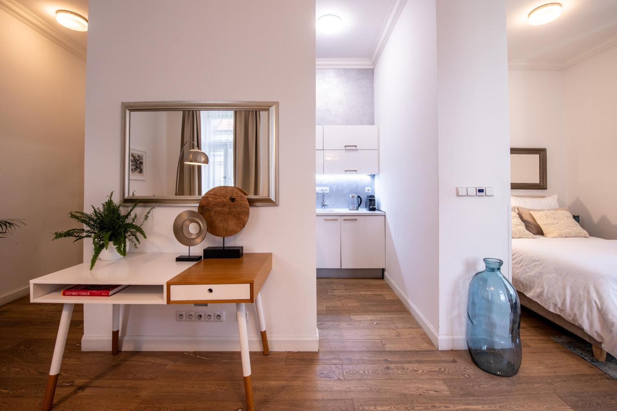 Modern Downtown - Renovated, On Ideal Location Apartment