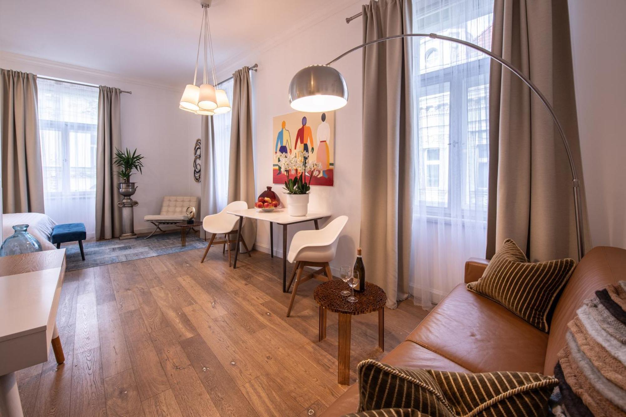Apartment Modern Downtown - Renovated, On Ideal Location
