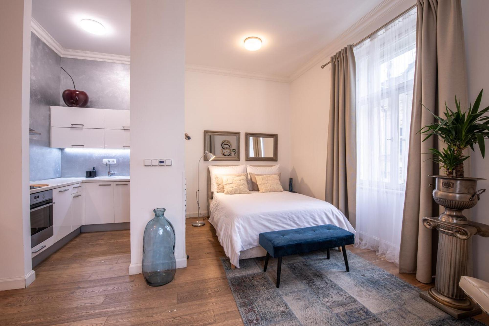 Modern Downtown - Renovated, On Ideal Location