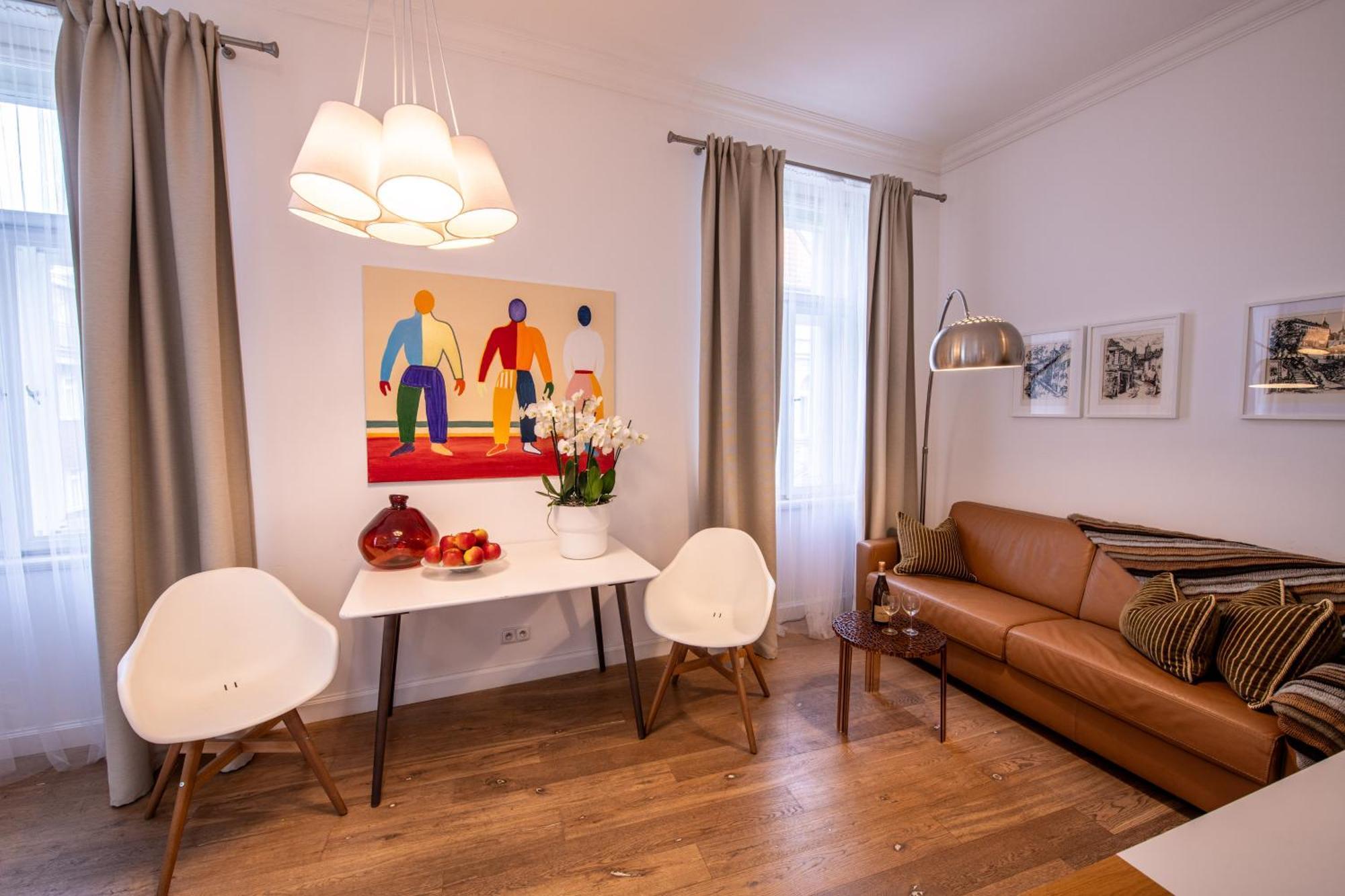 Modern Downtown - Renovated, On Ideal Location Apartment