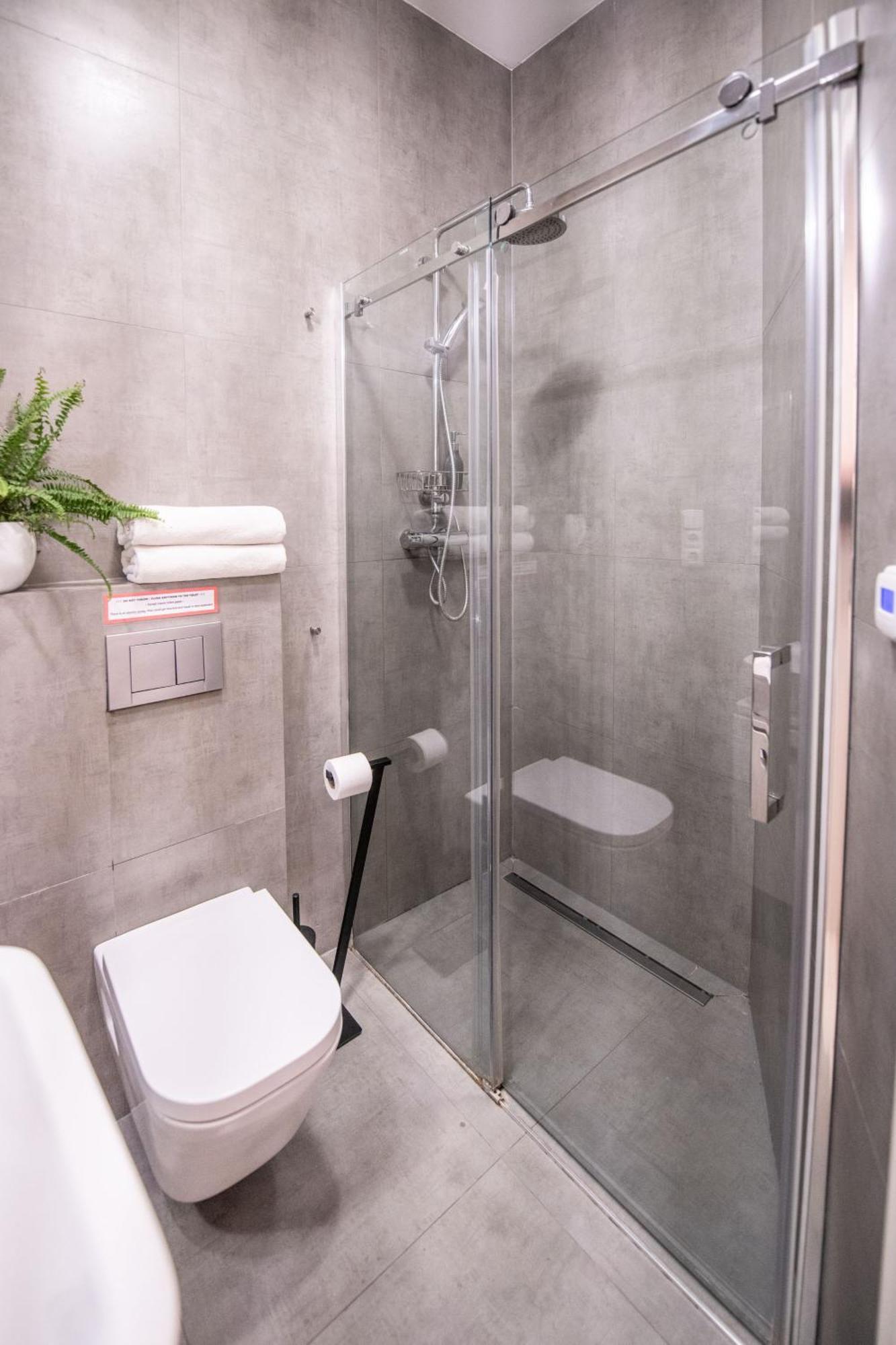 Modern Downtown - Renovated, On Ideal Location *