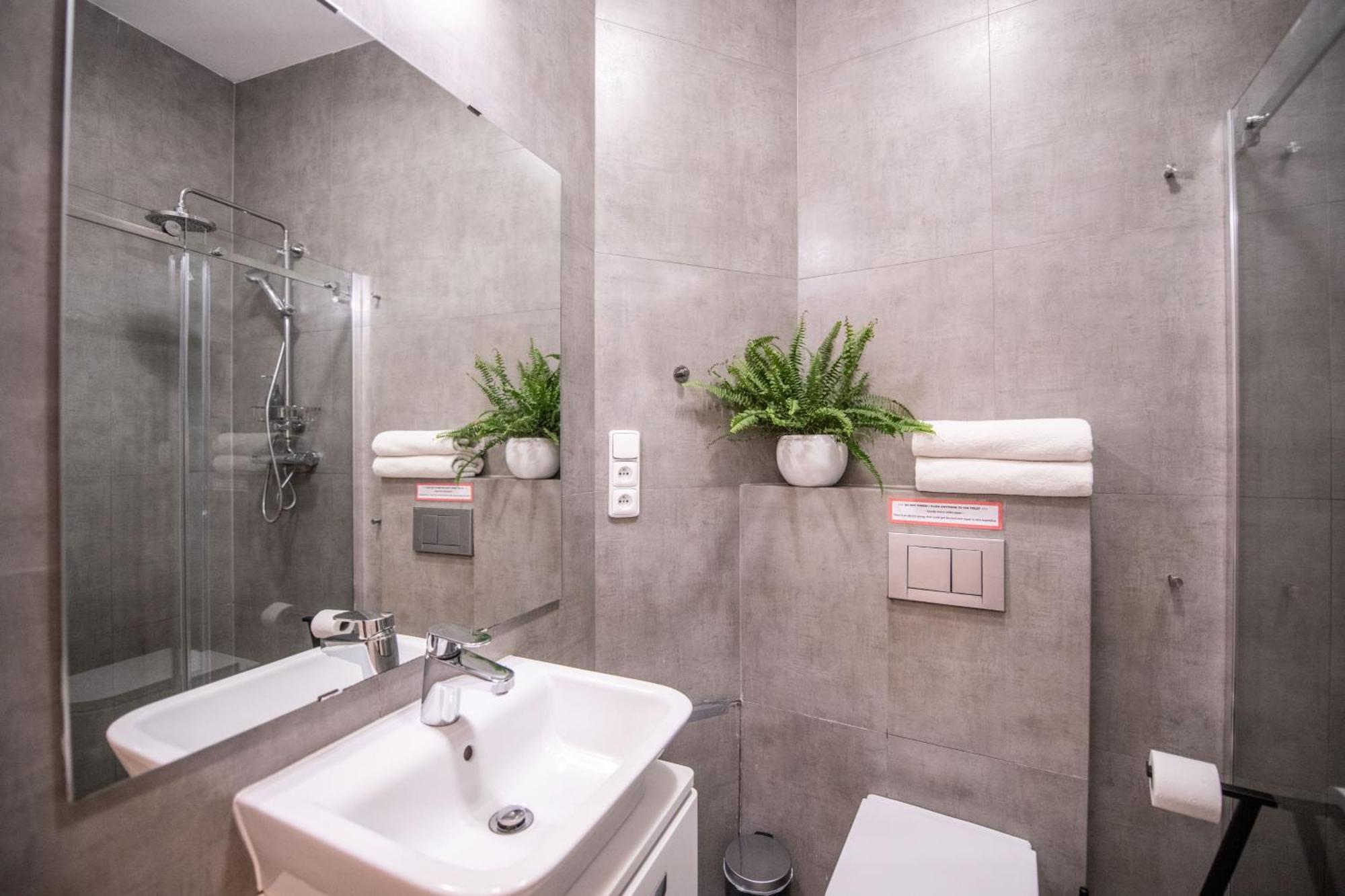 Apartment Modern Downtown - Renovated, On Ideal Location *