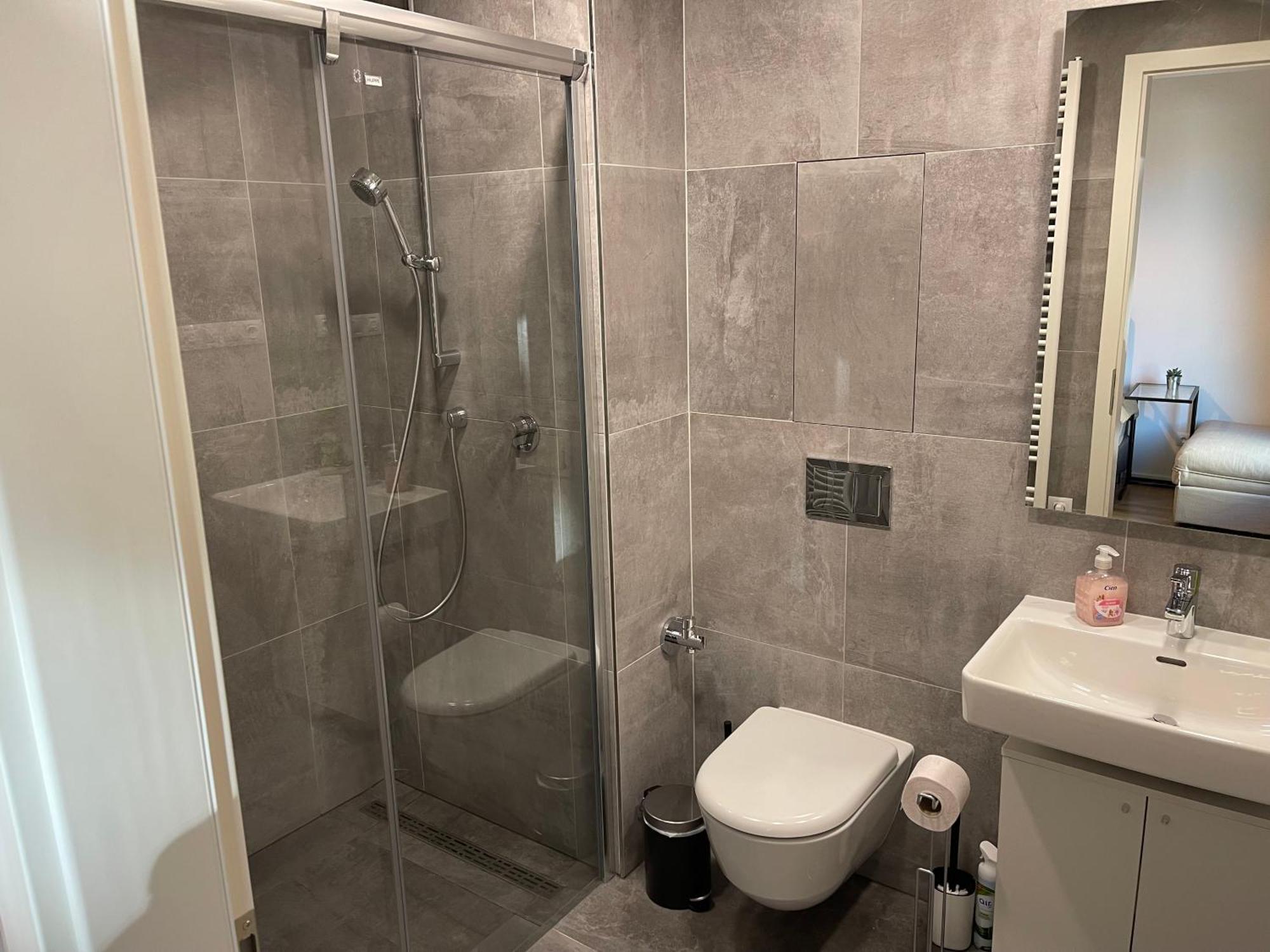 Lejlighed 4 Room, 2 Bath, Parking