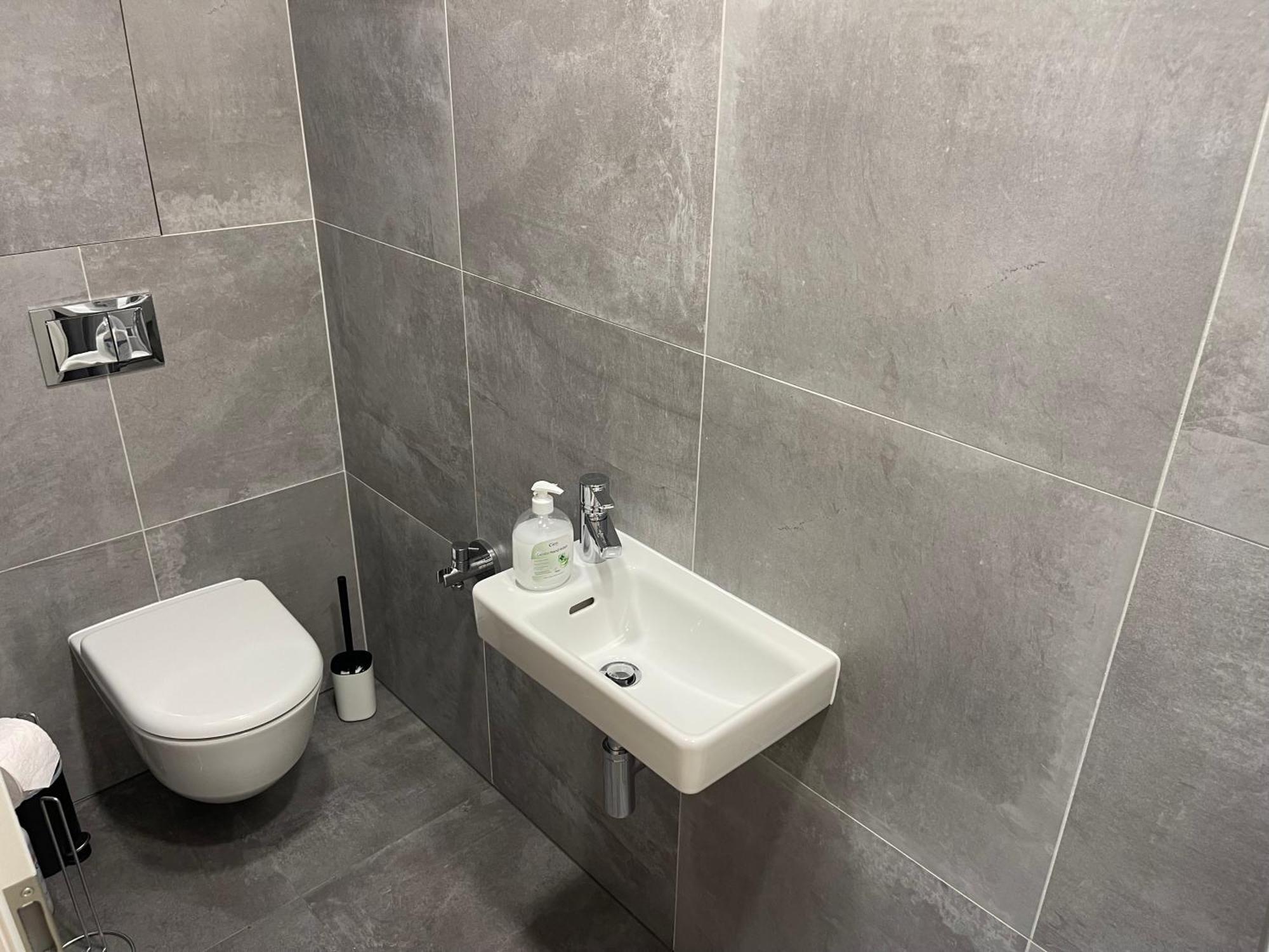 Lejlighed 4 Room, 2 Bath, Parking Prag