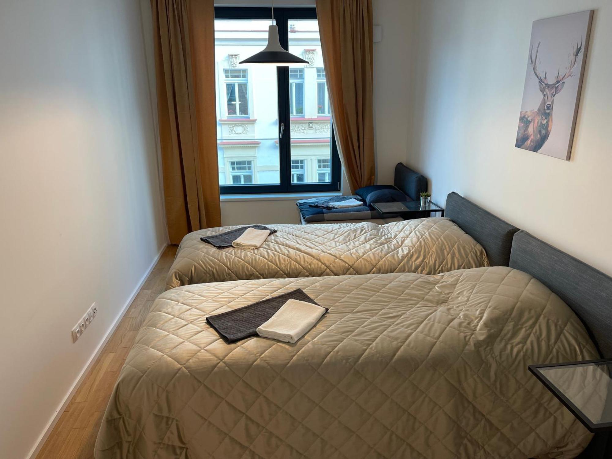 4 Room, 2 Bath, Parking