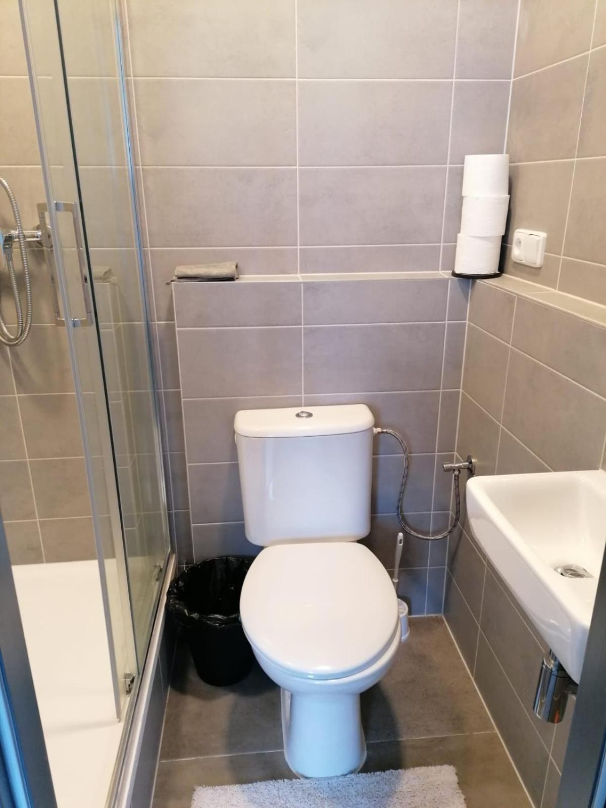 Prague, Lovely In Shared Flat. Privatunterkunft