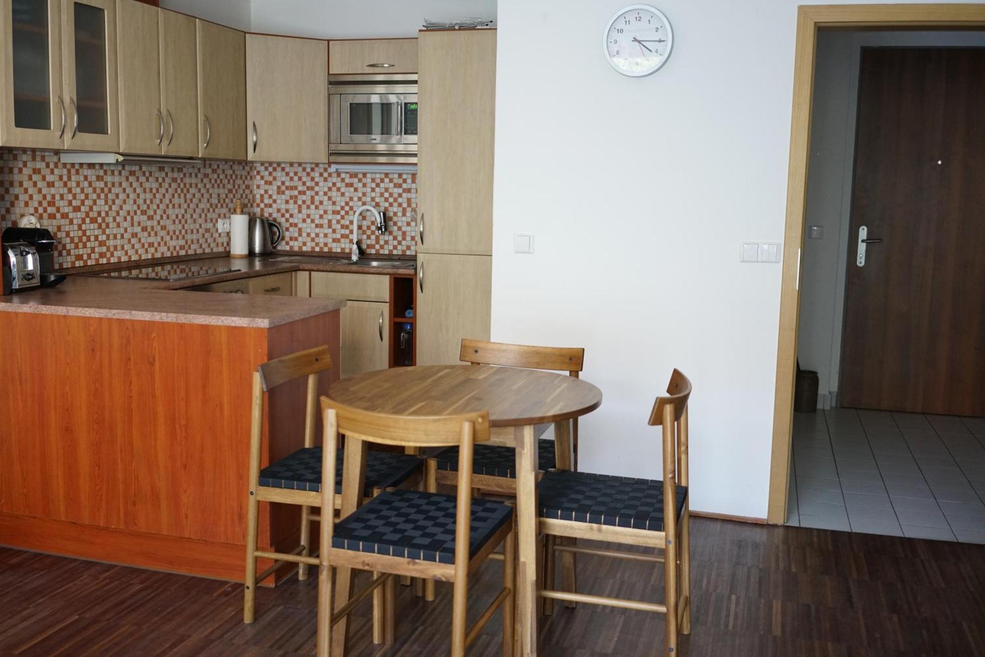 K-14 Apartment *