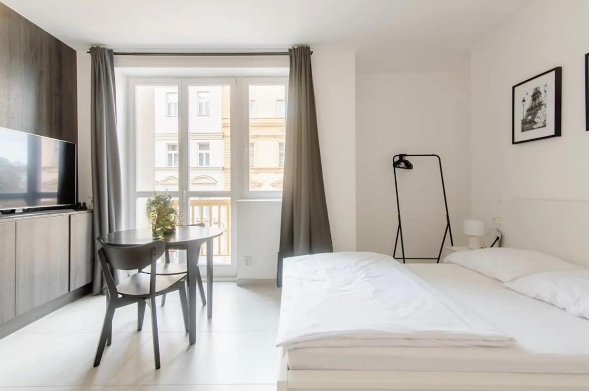 Cozy & New Peace Sq. Apartment Prag
