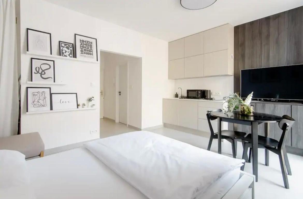 Cozy & New Peace Sq. Apartment *