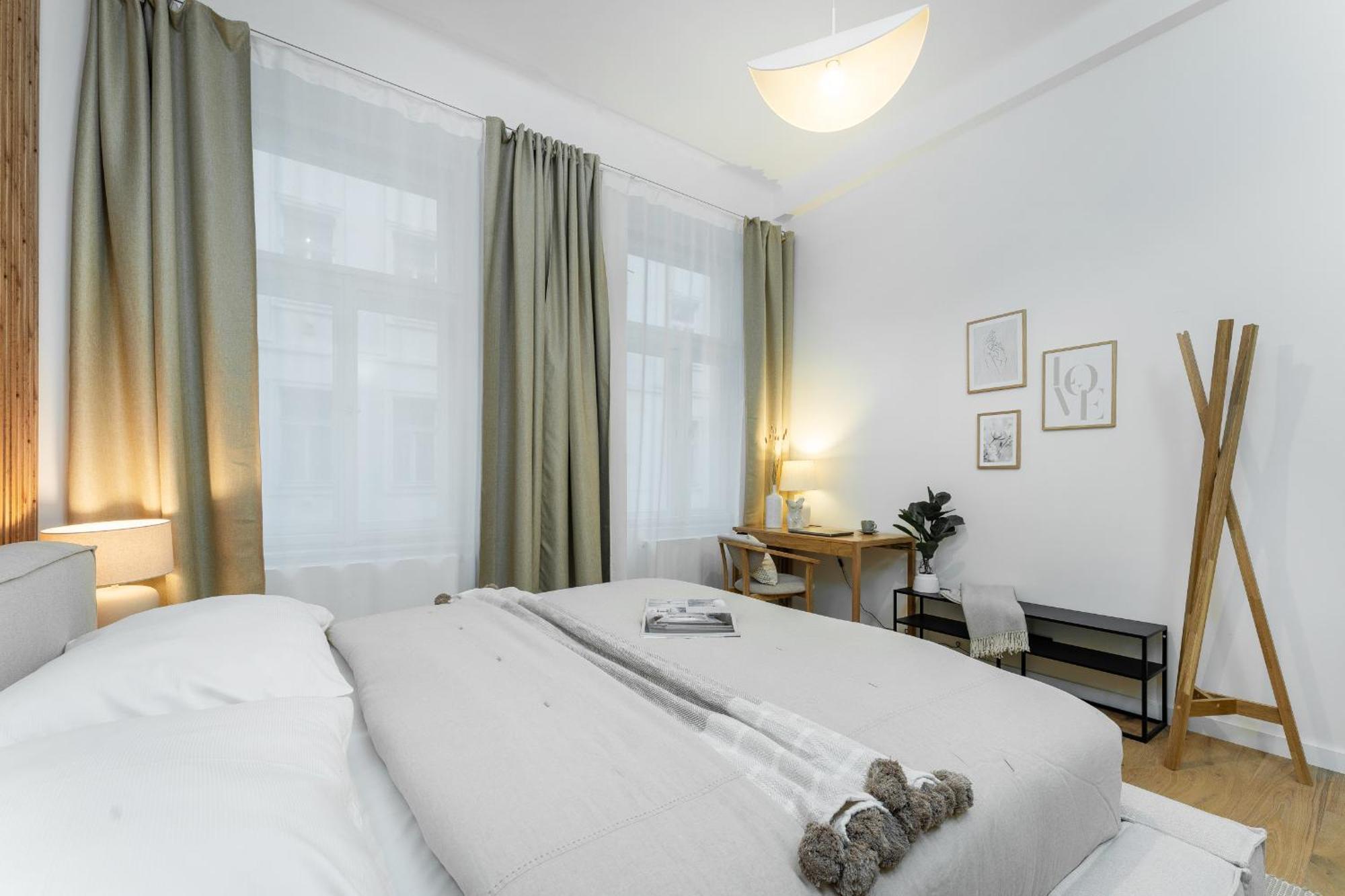 Cozy Wenceslas Square 700m Apartment, Lägenhet