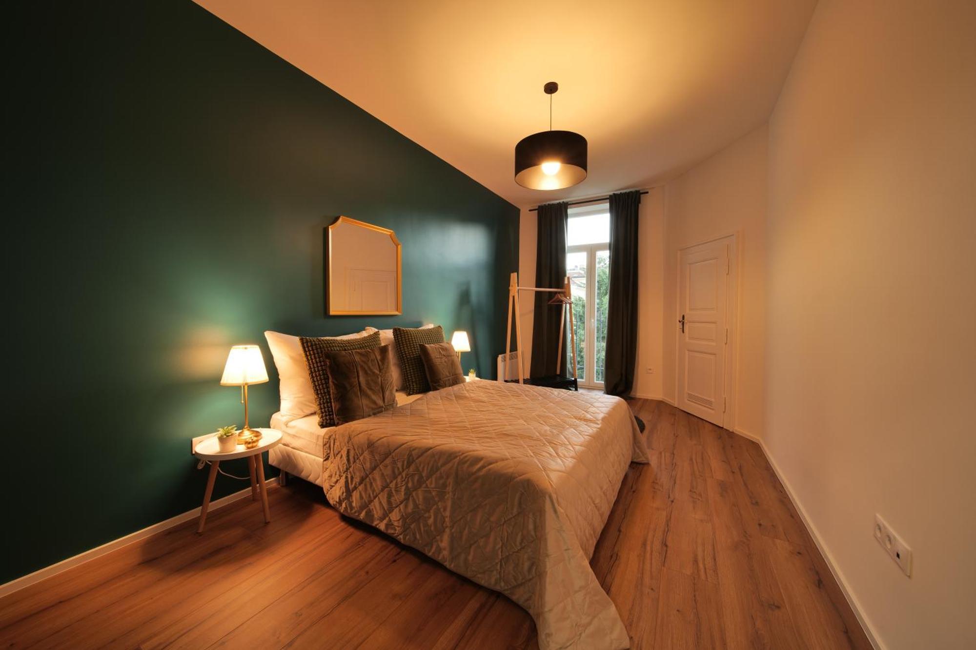 Royal Square View Apartment