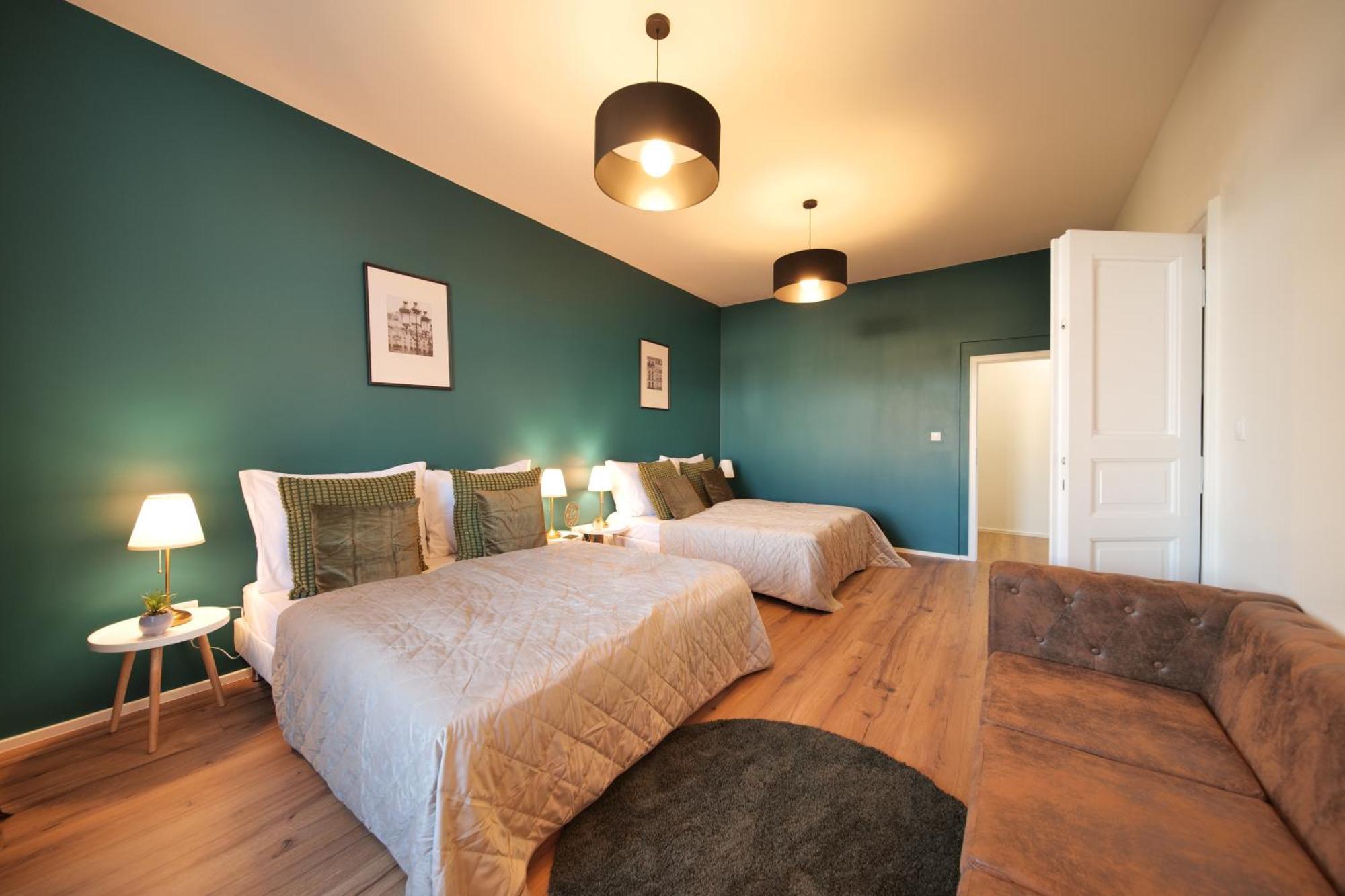 Royal Square View Apartment *