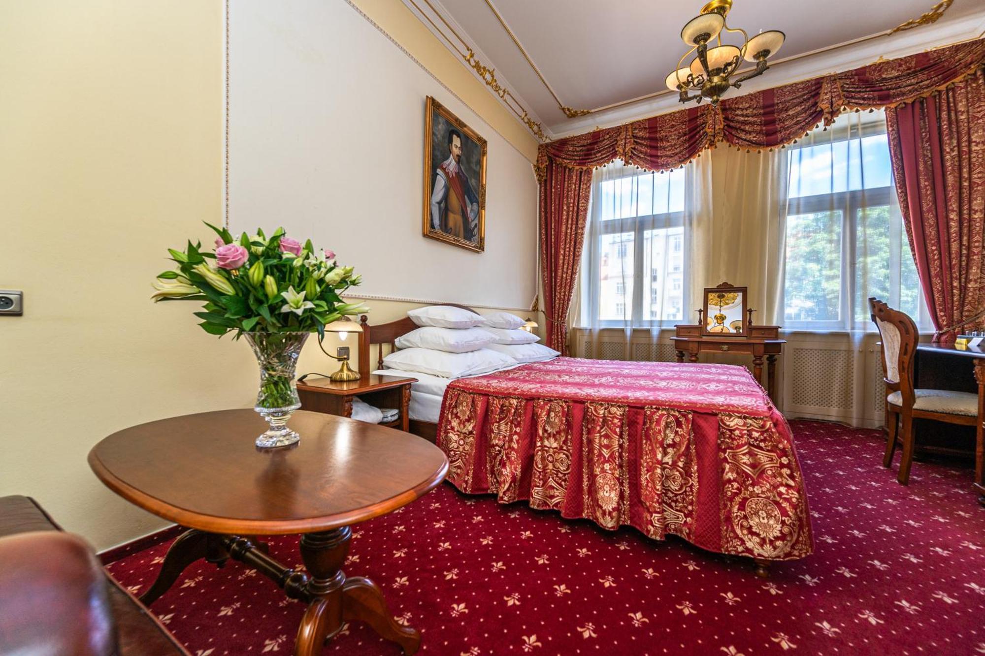 Hotel General Old Town 5*