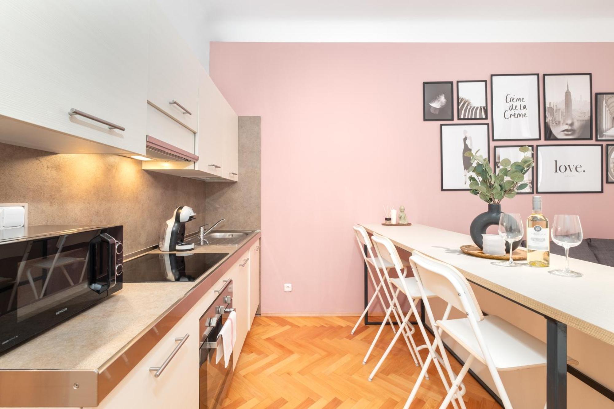 Days - Modern Apts - Fast Wifi - Netflix - 7 Min Wenceslas Sq Apartmán Praha