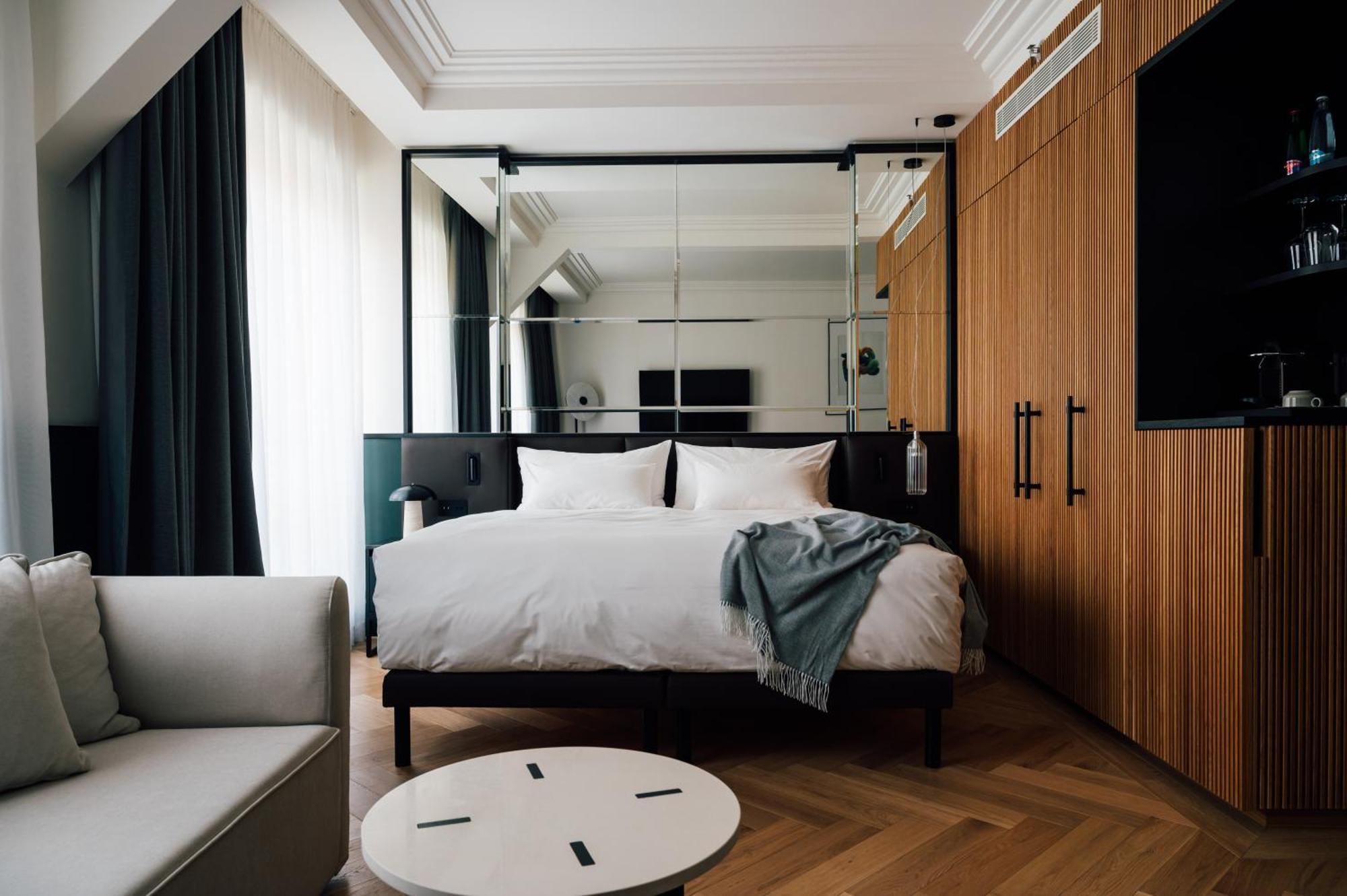 Hotell Almanac X Alcron