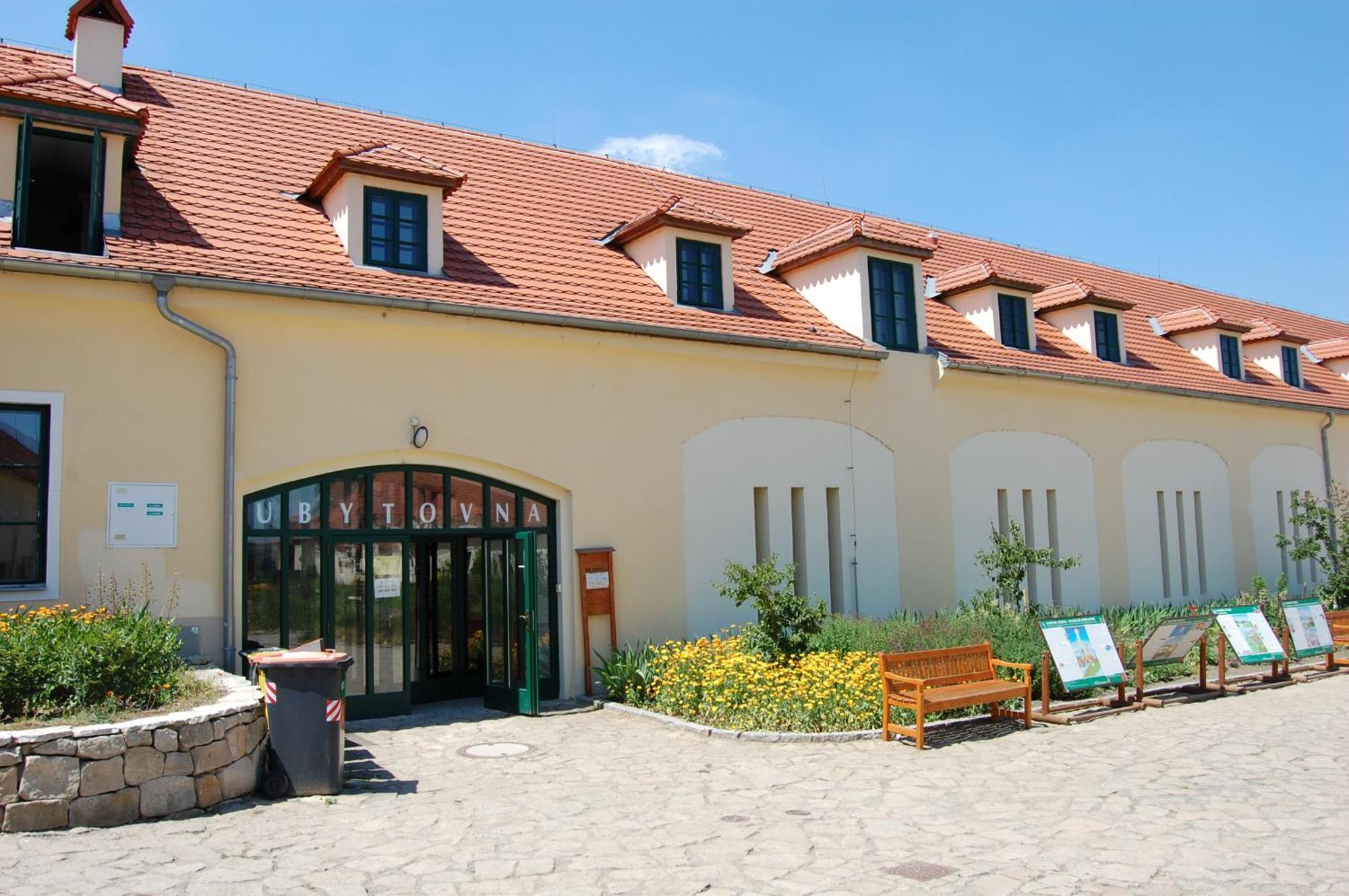 Hostel Toulcuv Dvur *