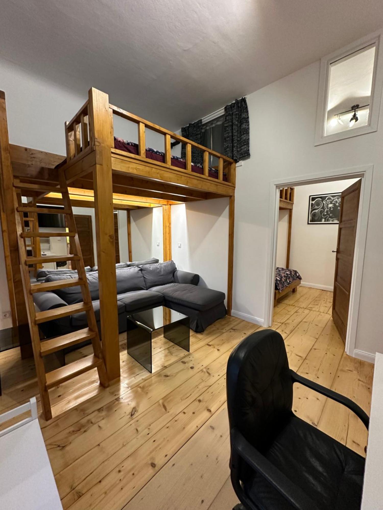 Cozy New Loft Lägenhet Prag