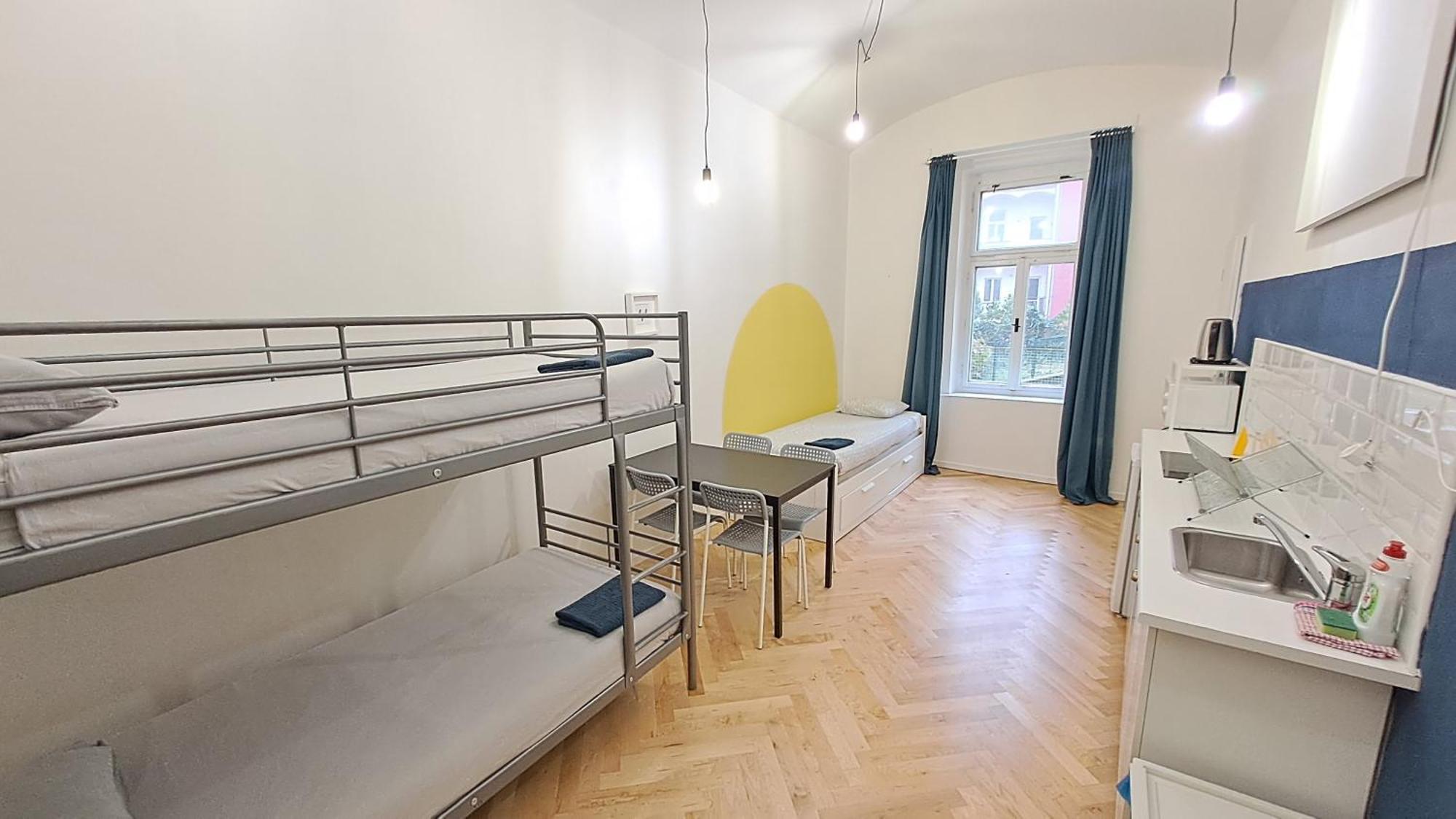 Apartment Spacious, Light In Vinohrady