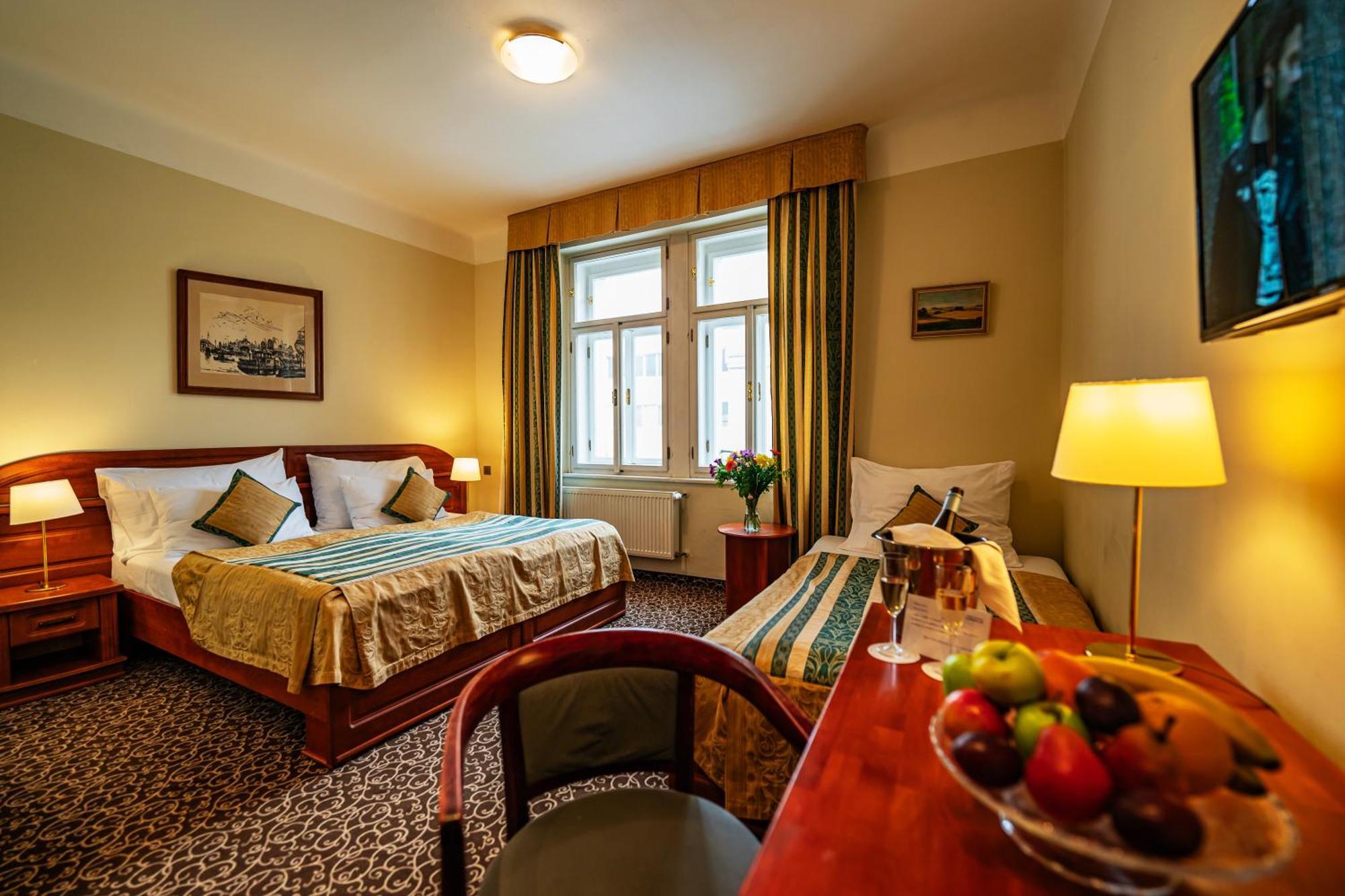 Hotell U Divadla - Czech Leading Prag