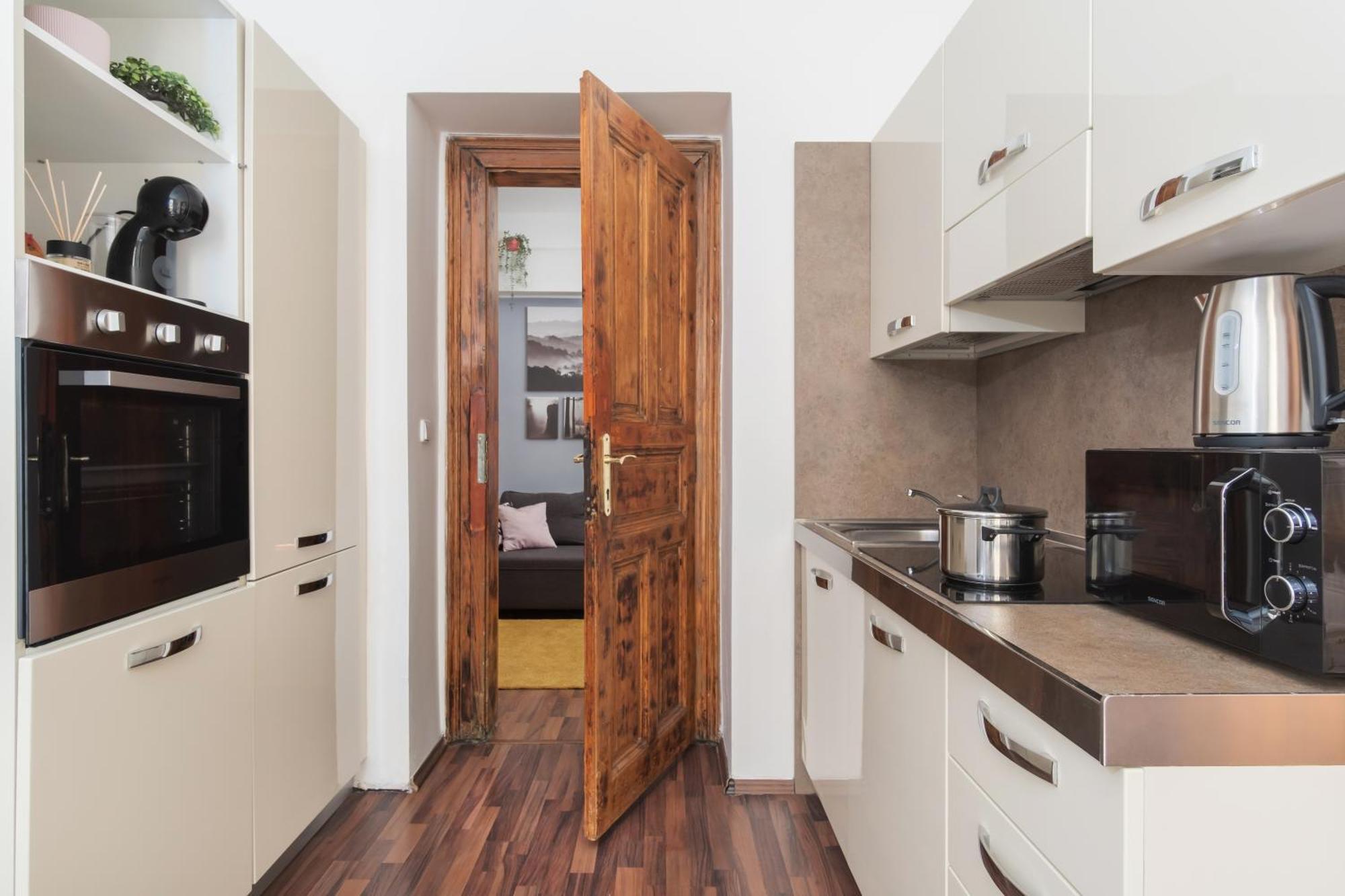 Lägenhet Days - Modern Apts - Fast Wifi - Netflix - 7 Min Wenceslas Sq *