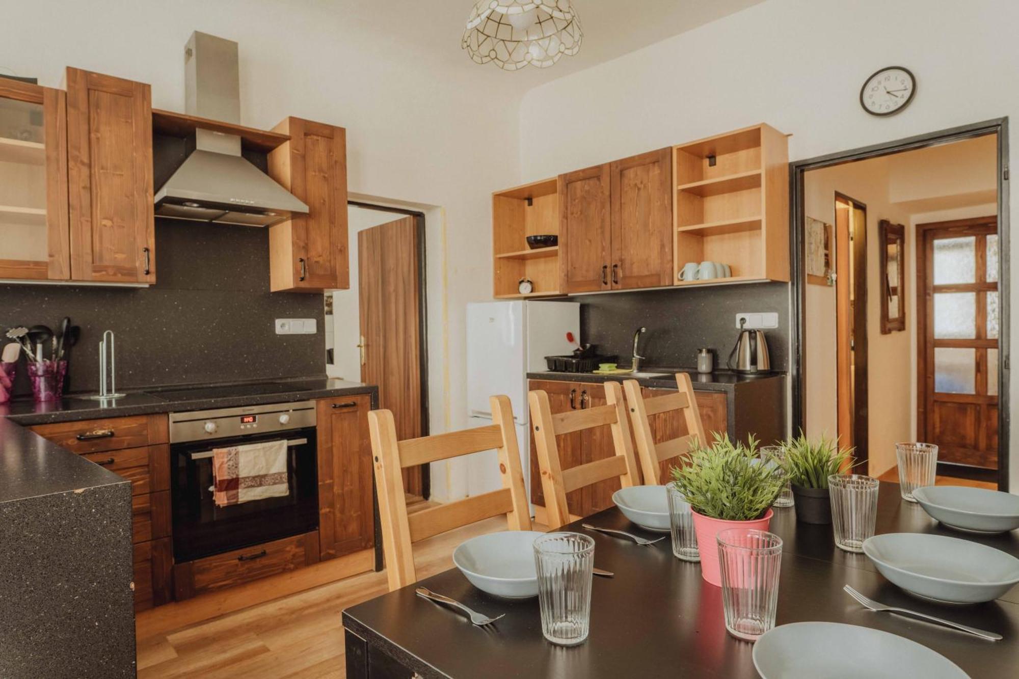 Apartment Central 3bd Old Town Square & Astronomical Clock 100 Metres Prag