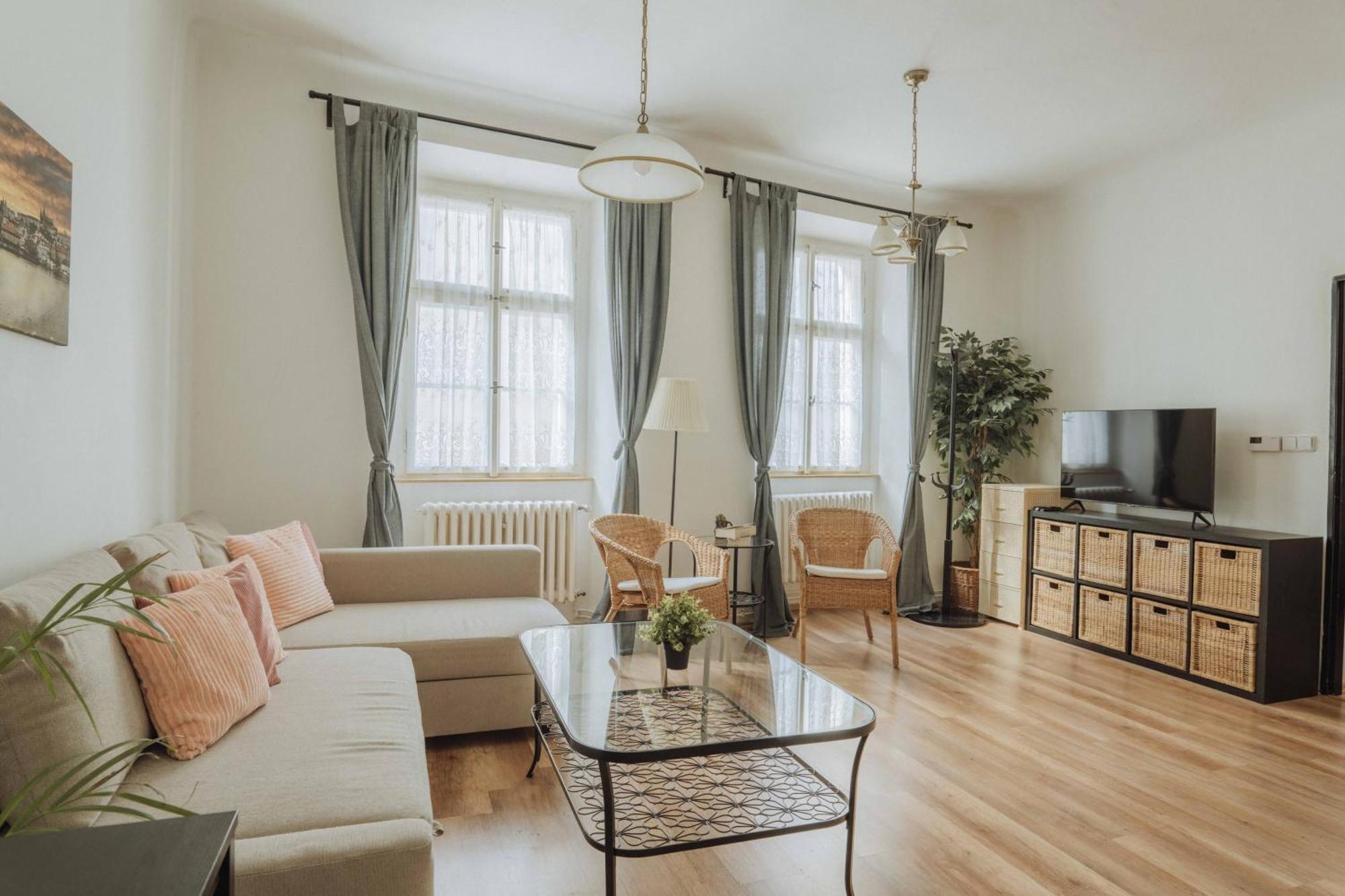 Central 3bd Old Town Square & Astronomical Clock 100 Metres Apartment Prag