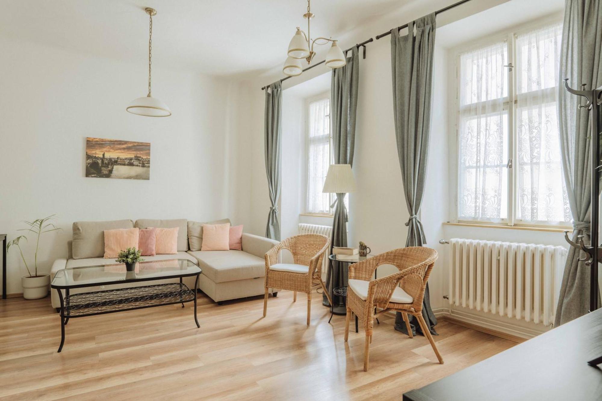 Central 3bd Old Town Square & Astronomical Clock 100 Metres Apartment Prag