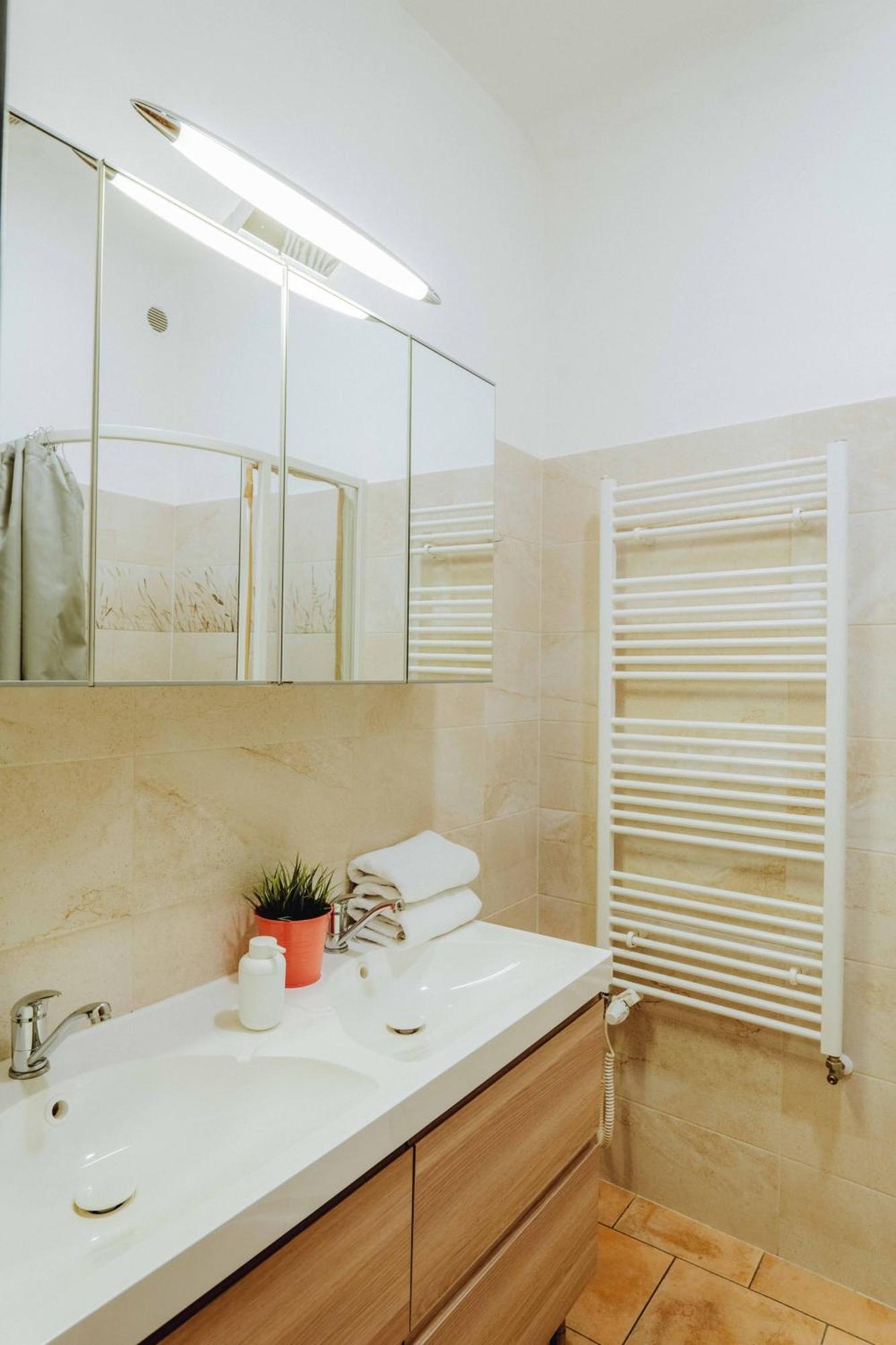 Apartment Central 3bd Old Town Square & Astronomical Clock 100 Metres Prag