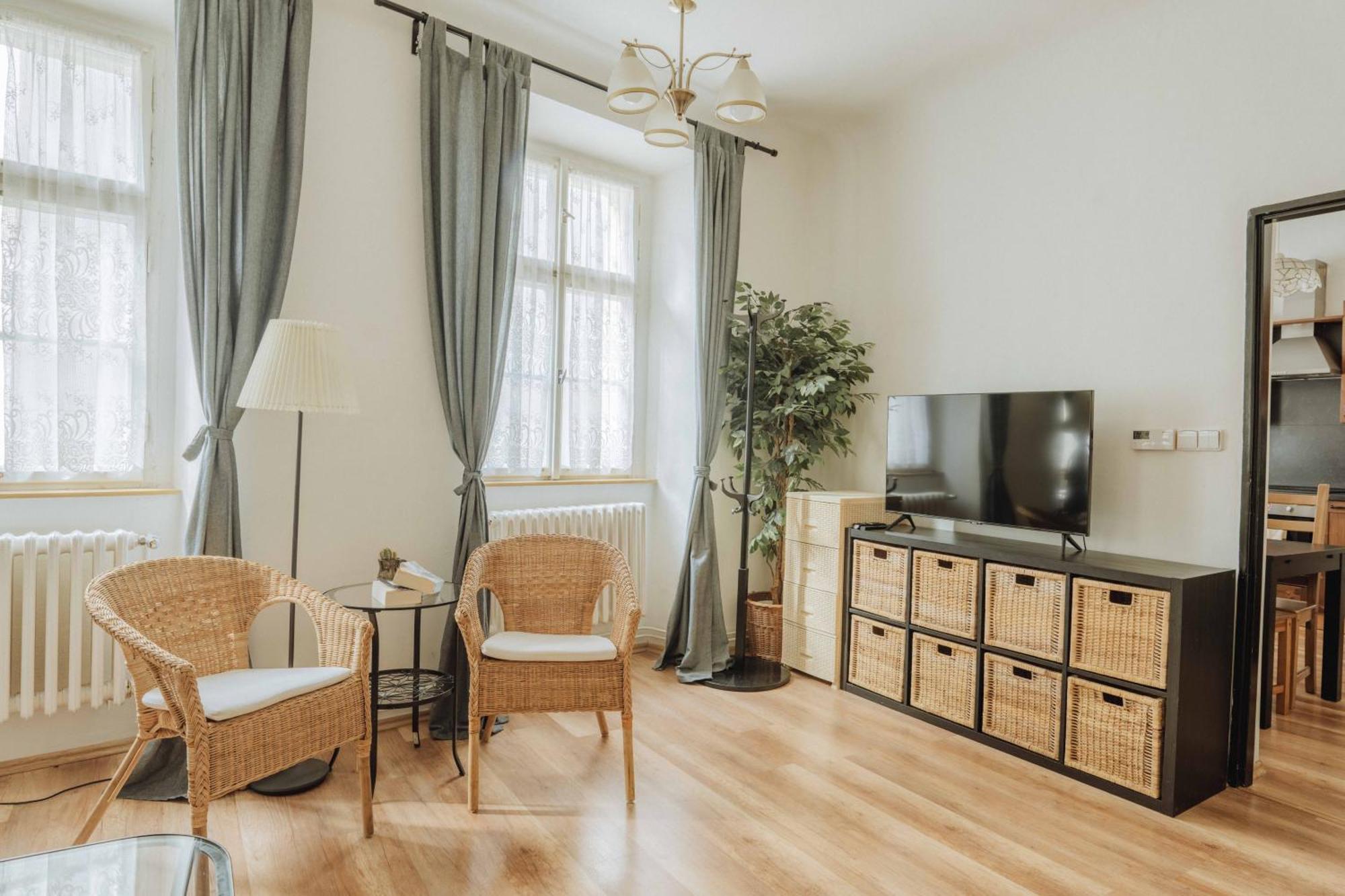 Central 3bd Old Town Square & Astronomical Clock 100 Metres Apartment