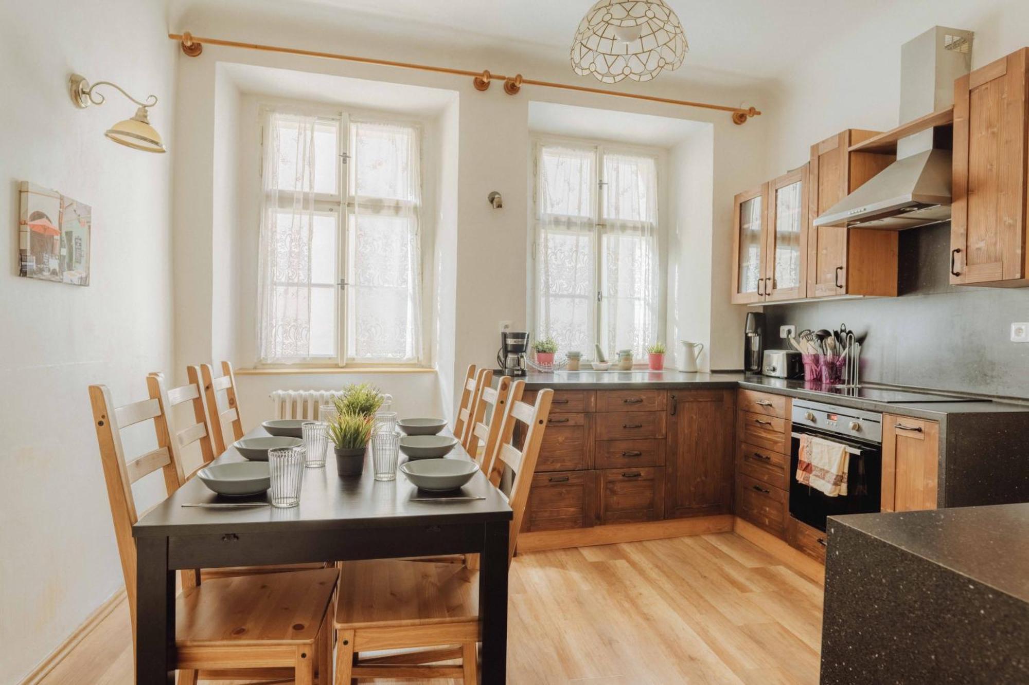 Apartment Central 3bd Old Town Square & Astronomical Clock 100 Metres