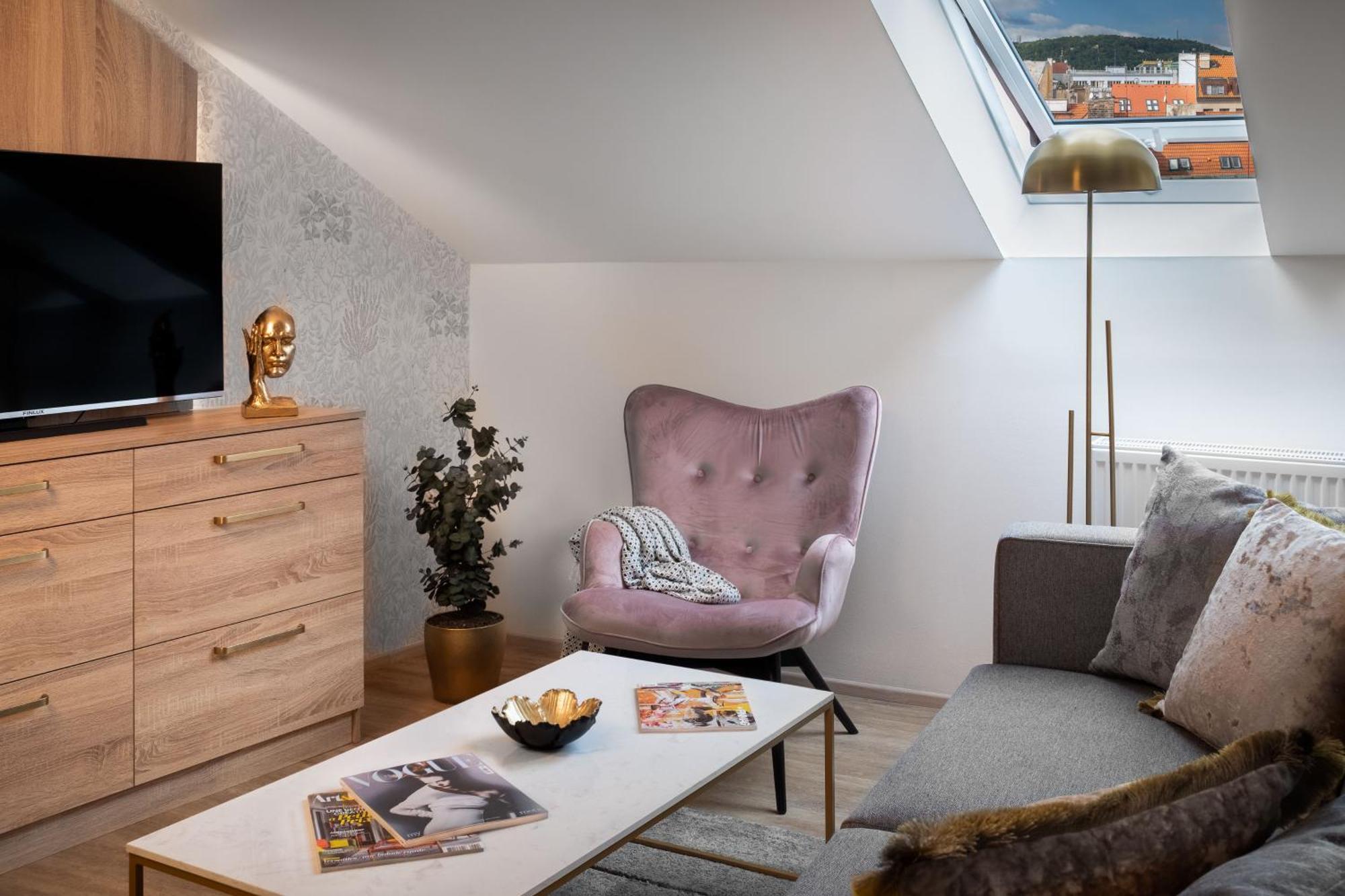 Apartment Theatre 9 By Adrez Prag