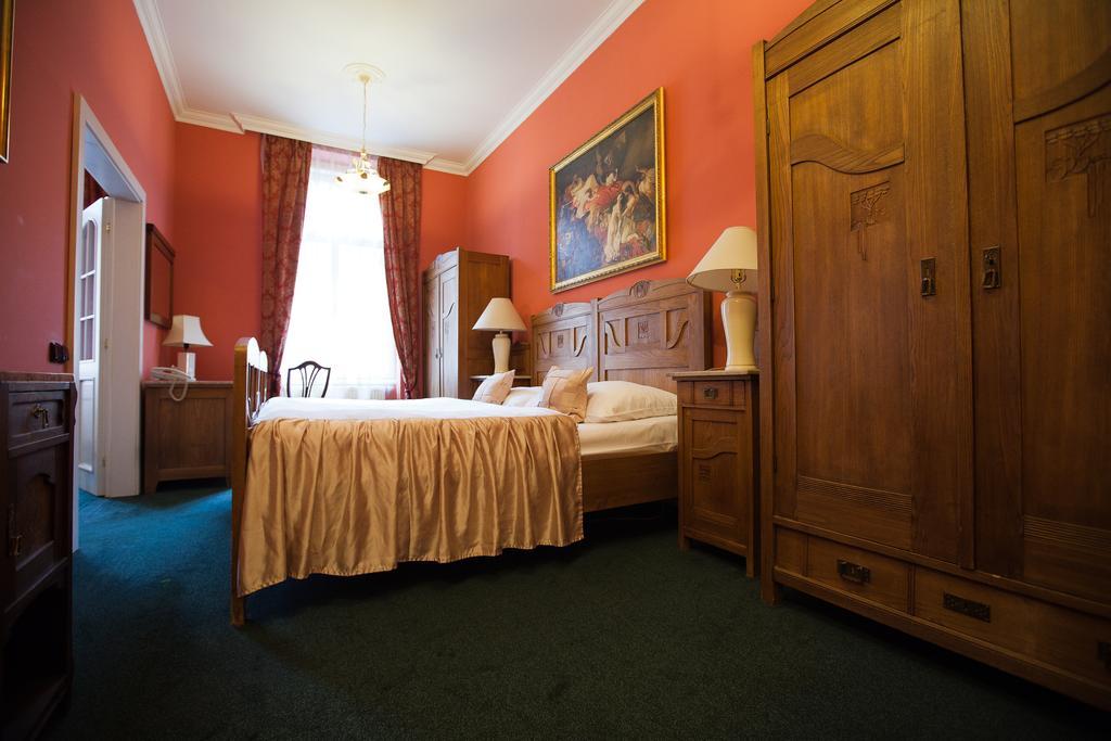 Bohemia Plaza Hotell