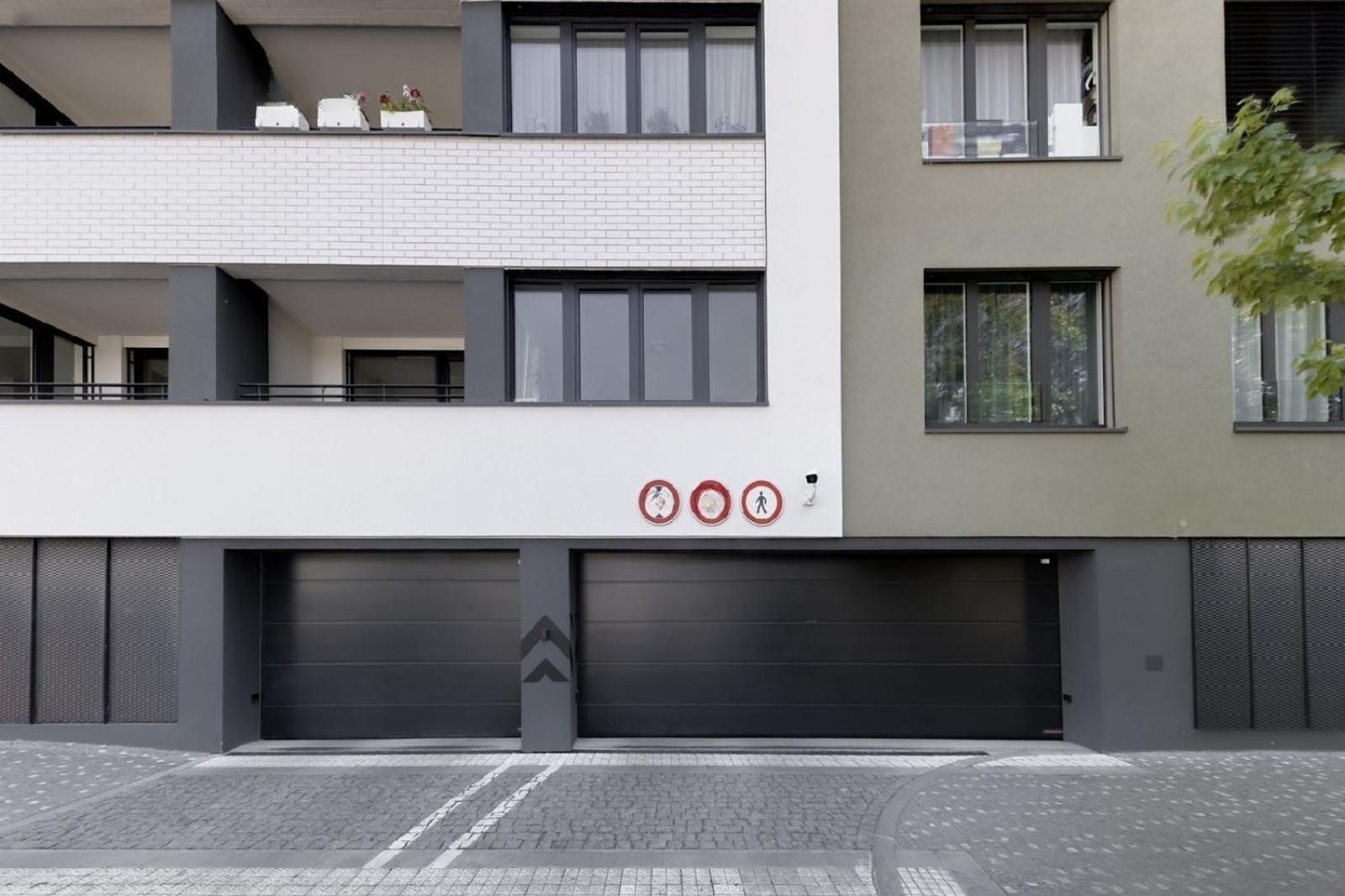 Apartment Holesovice Delight: Modern Comfort With A Twist In 7 *