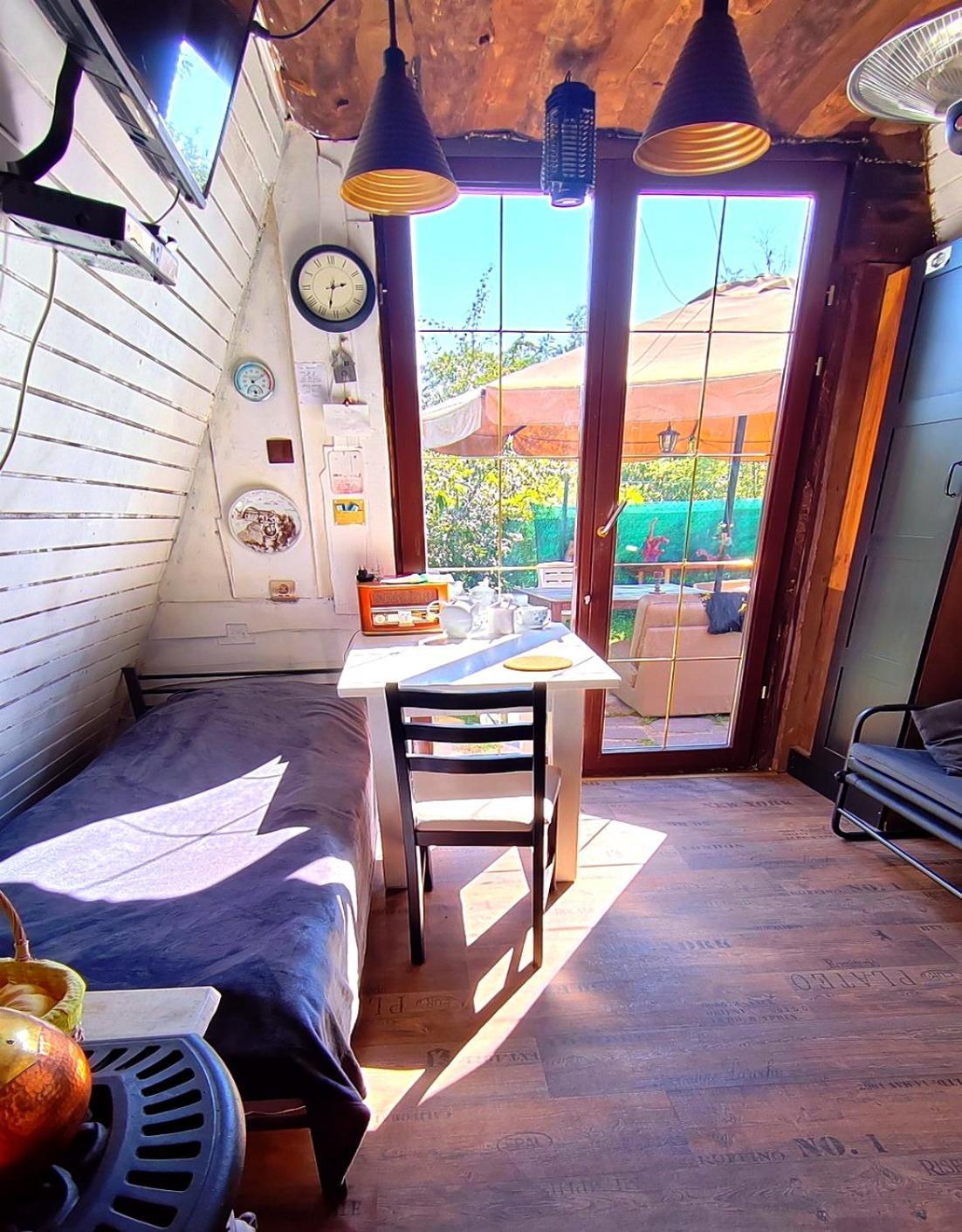 Tiny Garden House *