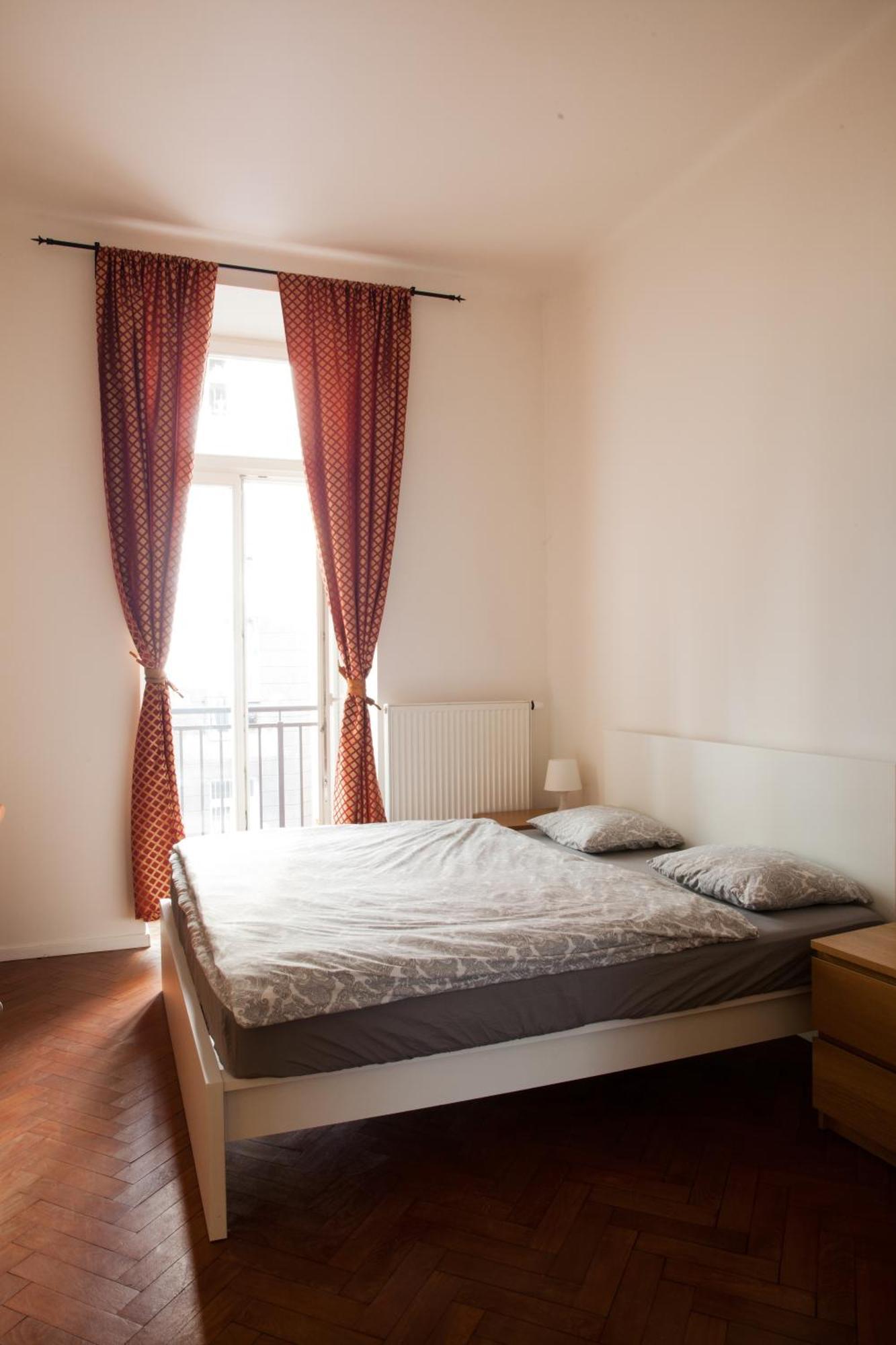 Spacious 2 Bedroom With Terrace *