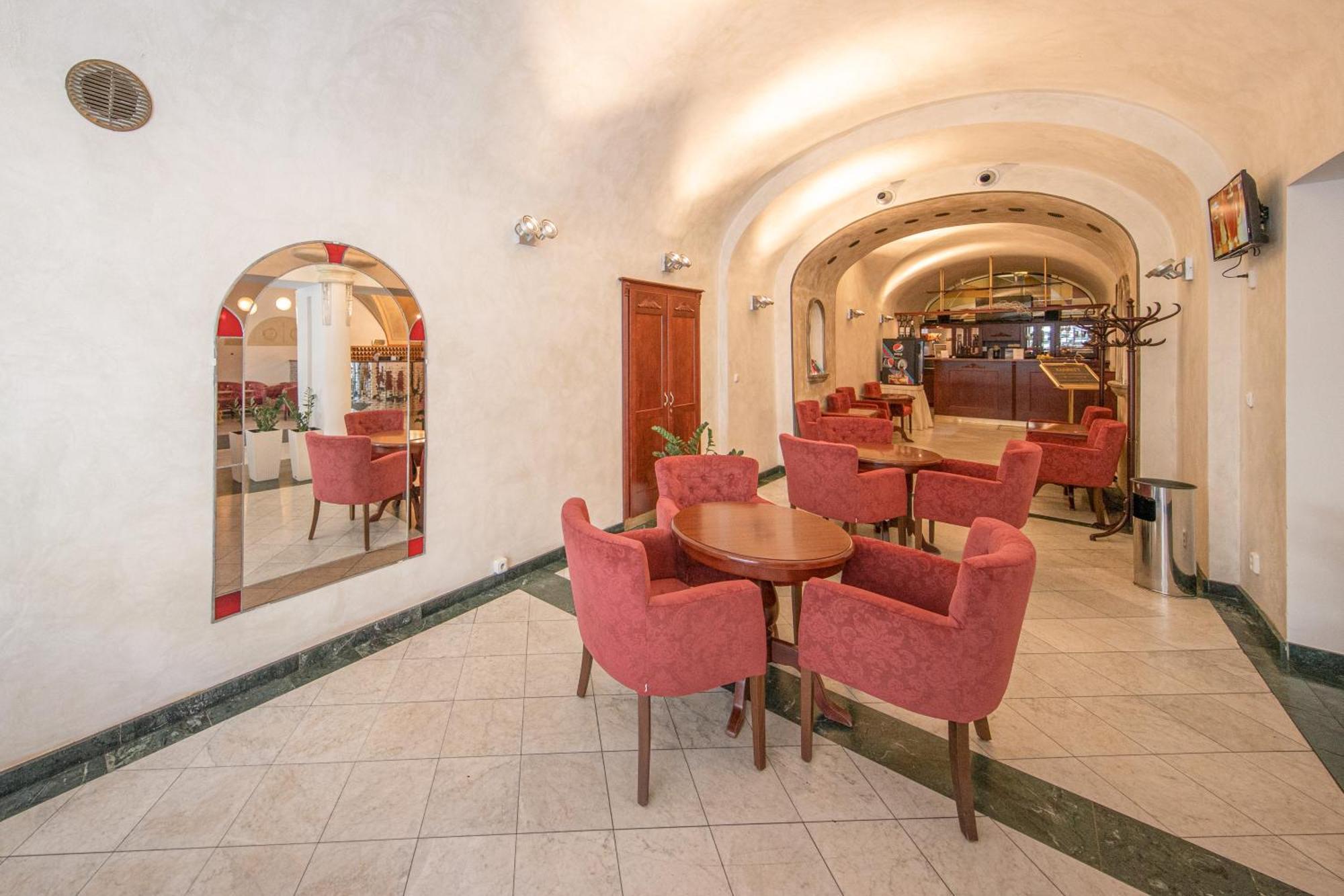 Meteor Plaza Hotel